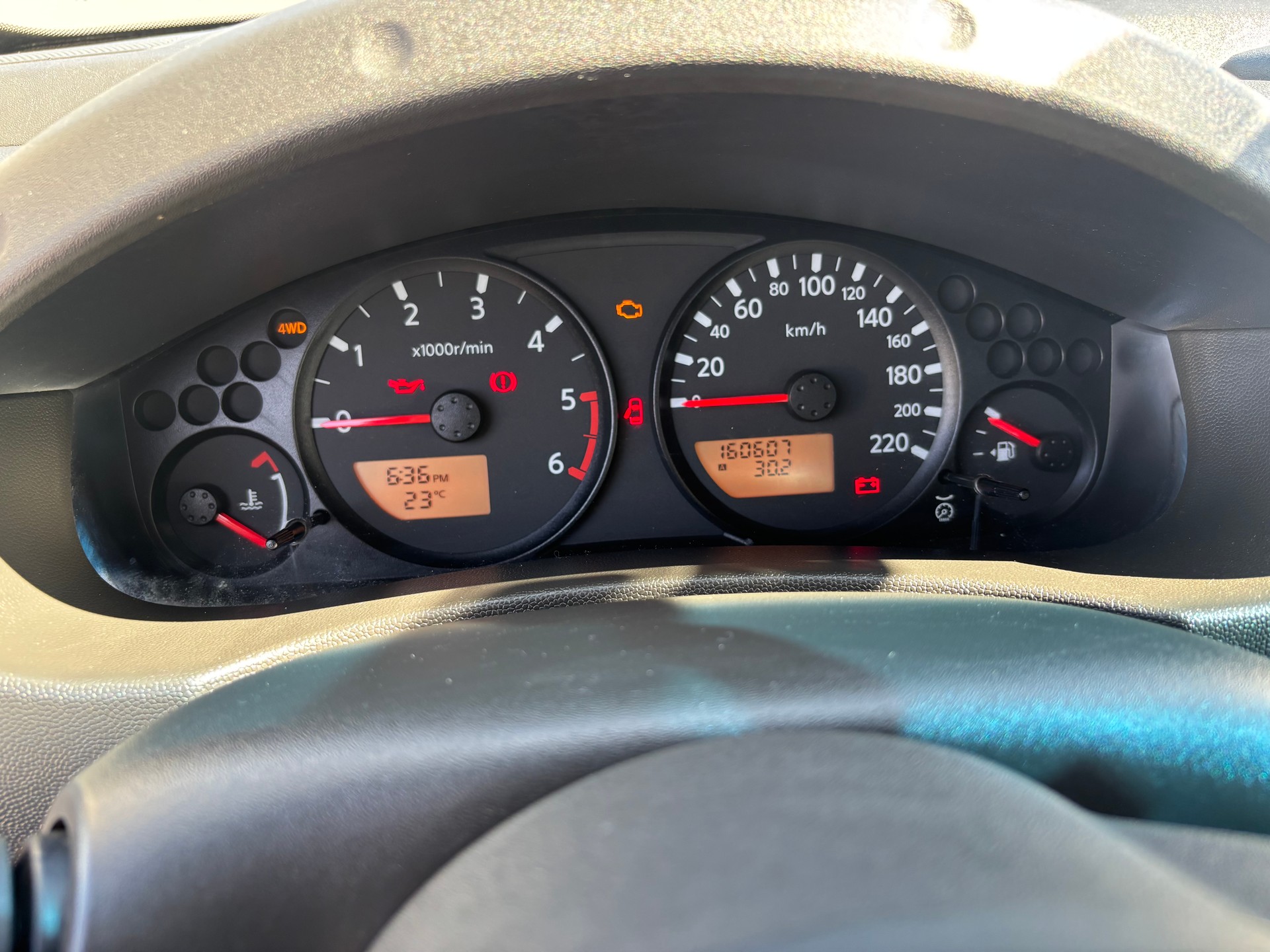 NISSAN Navara King Cab SE 2.5 dCi 4WD-image-7