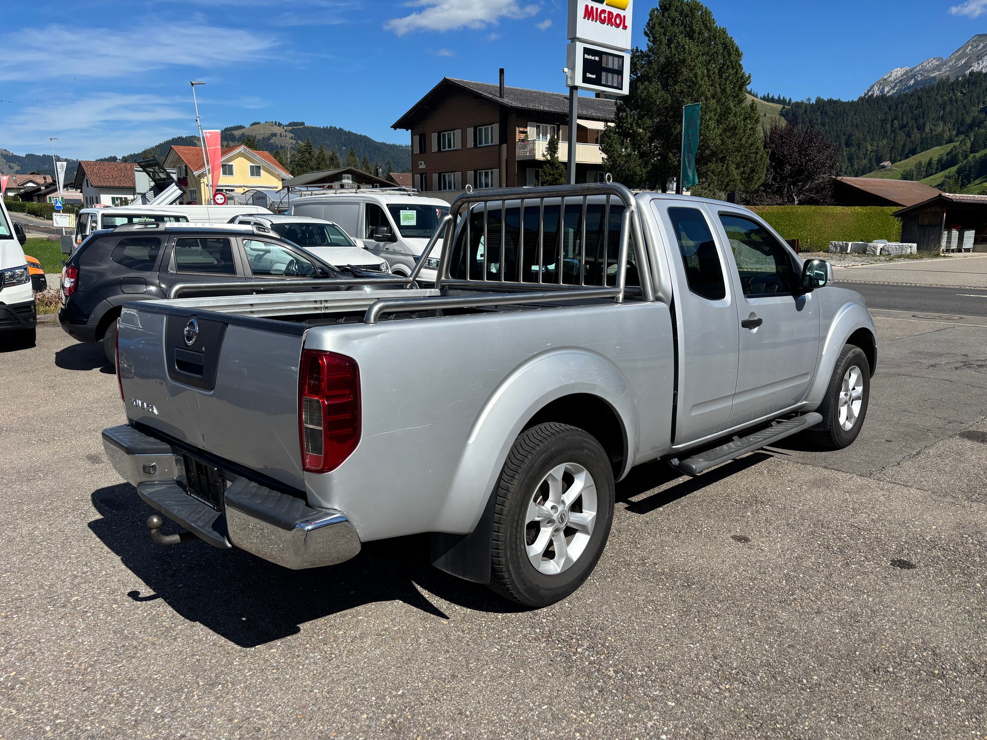 NISSAN Navara King Cab SE 2.5 dCi 4WD-image-3