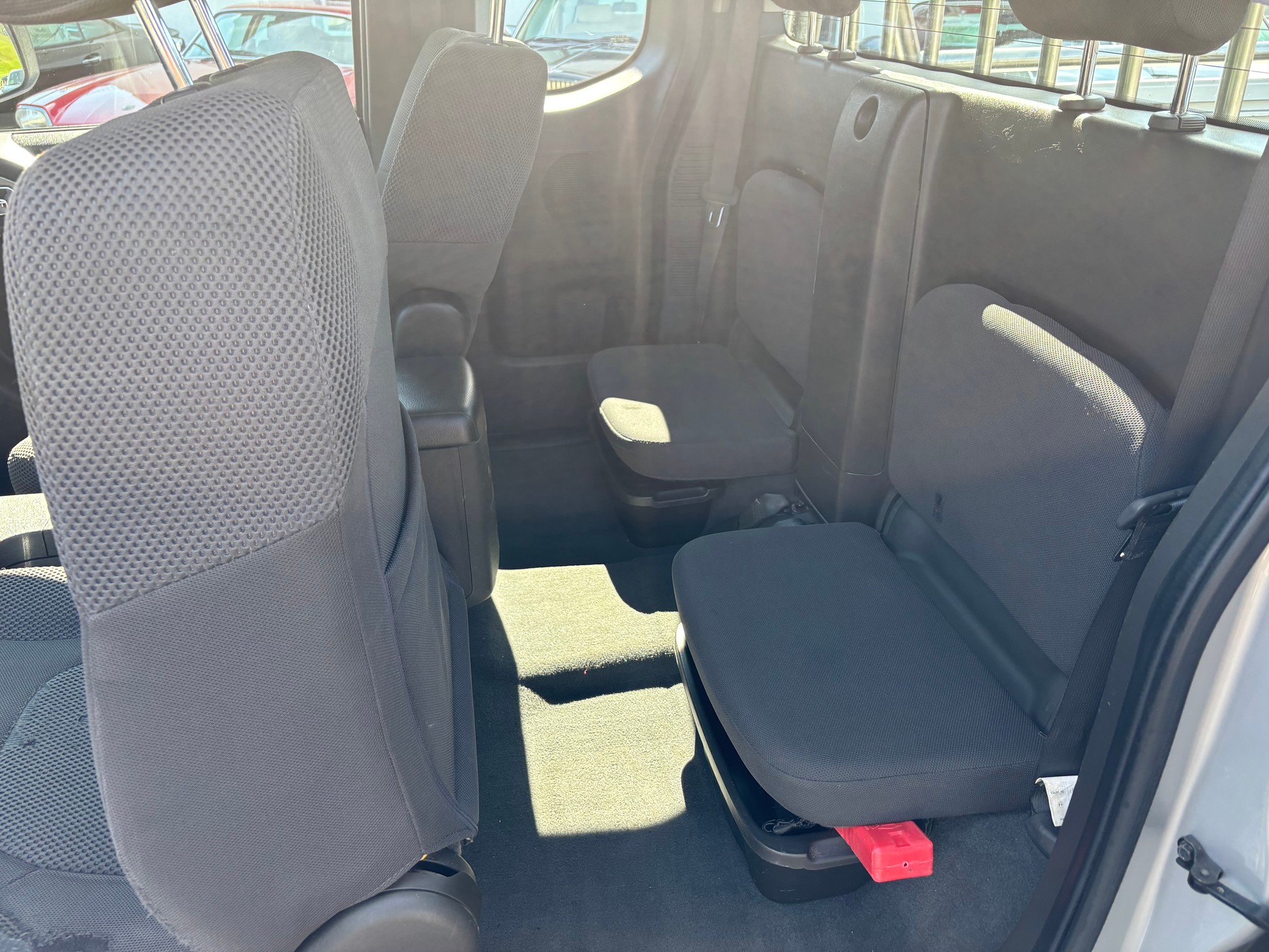 NISSAN Navara King Cab SE 2.5 dCi 4WD-image-9