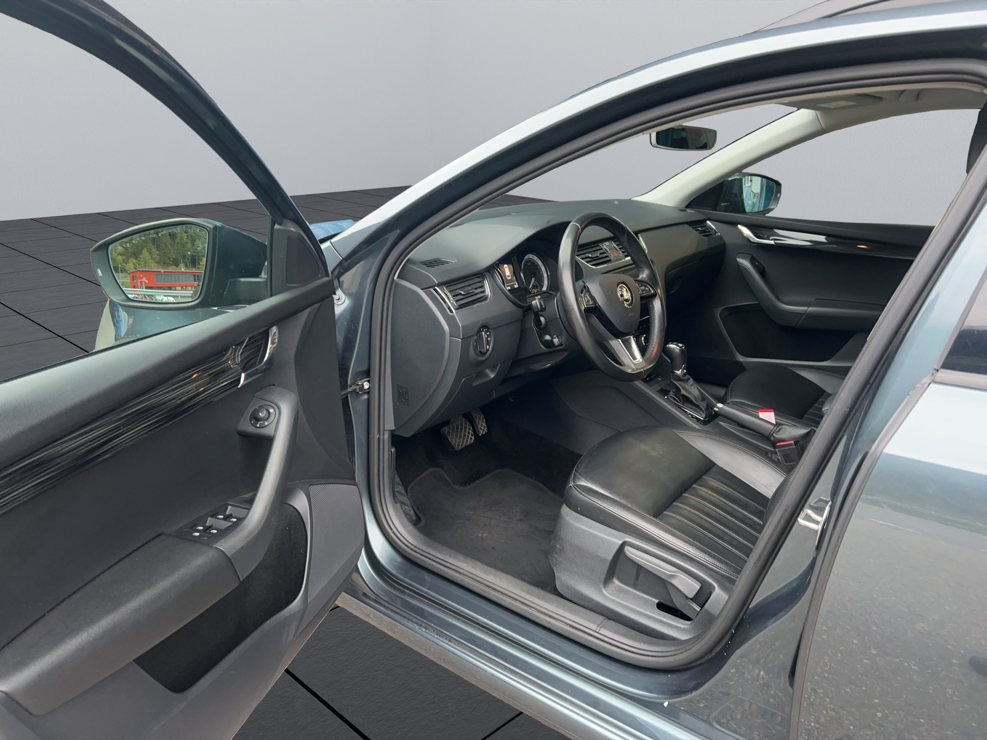 SKODA Octavia Combi 2.0 TDI Soleil 4x4 DSG-image-9