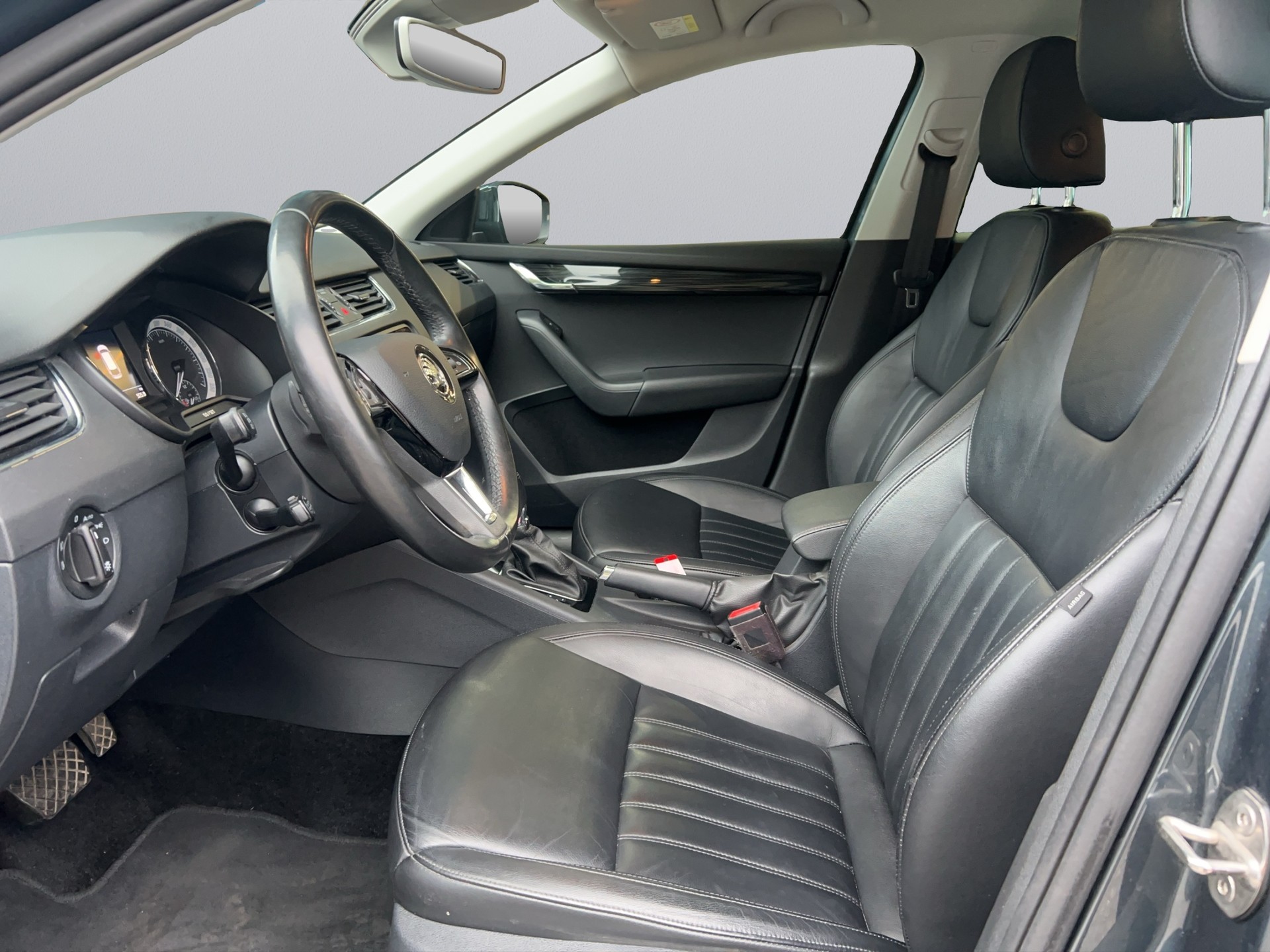SKODA Octavia Combi 2.0 TDI Soleil 4x4 DSG-image-10