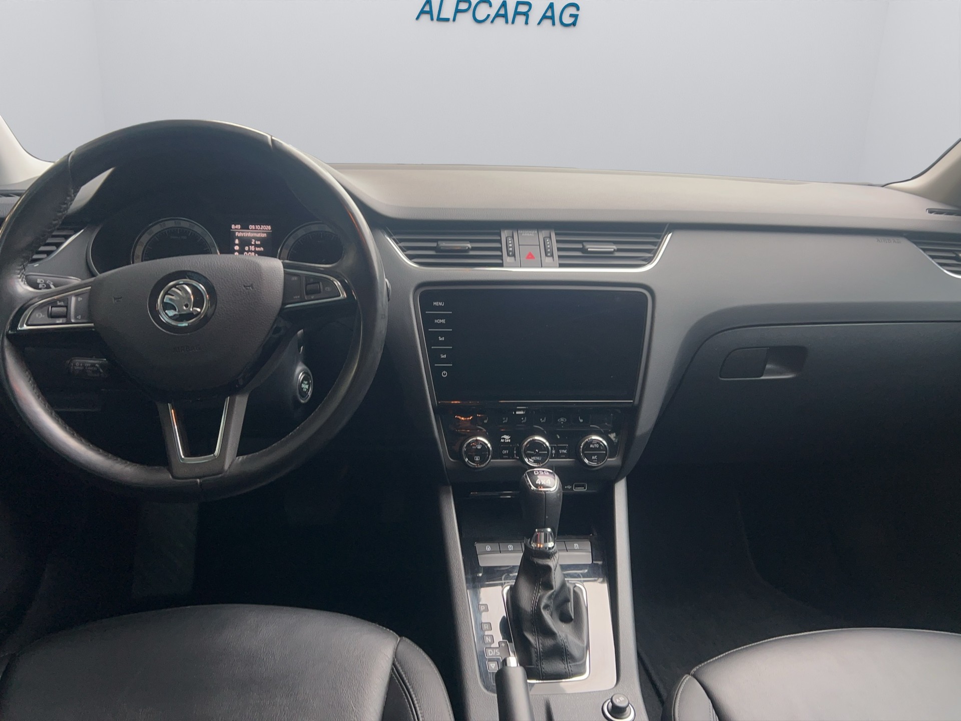SKODA Octavia Combi 2.0 TDI Soleil 4x4 DSG-image-11