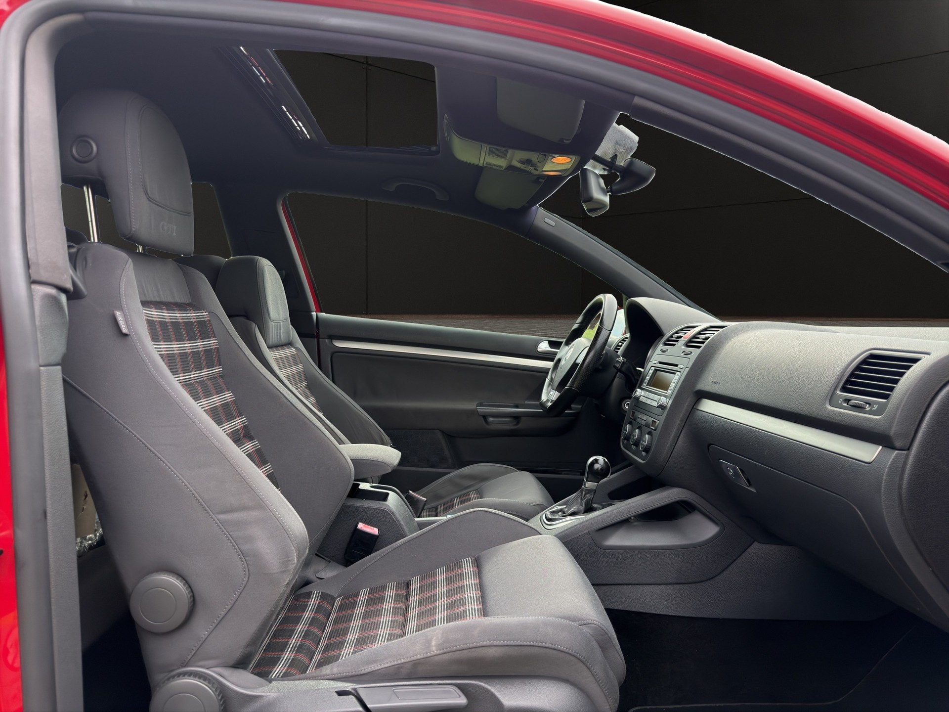 VW Golf 2.0 TFSI GTI-image-7