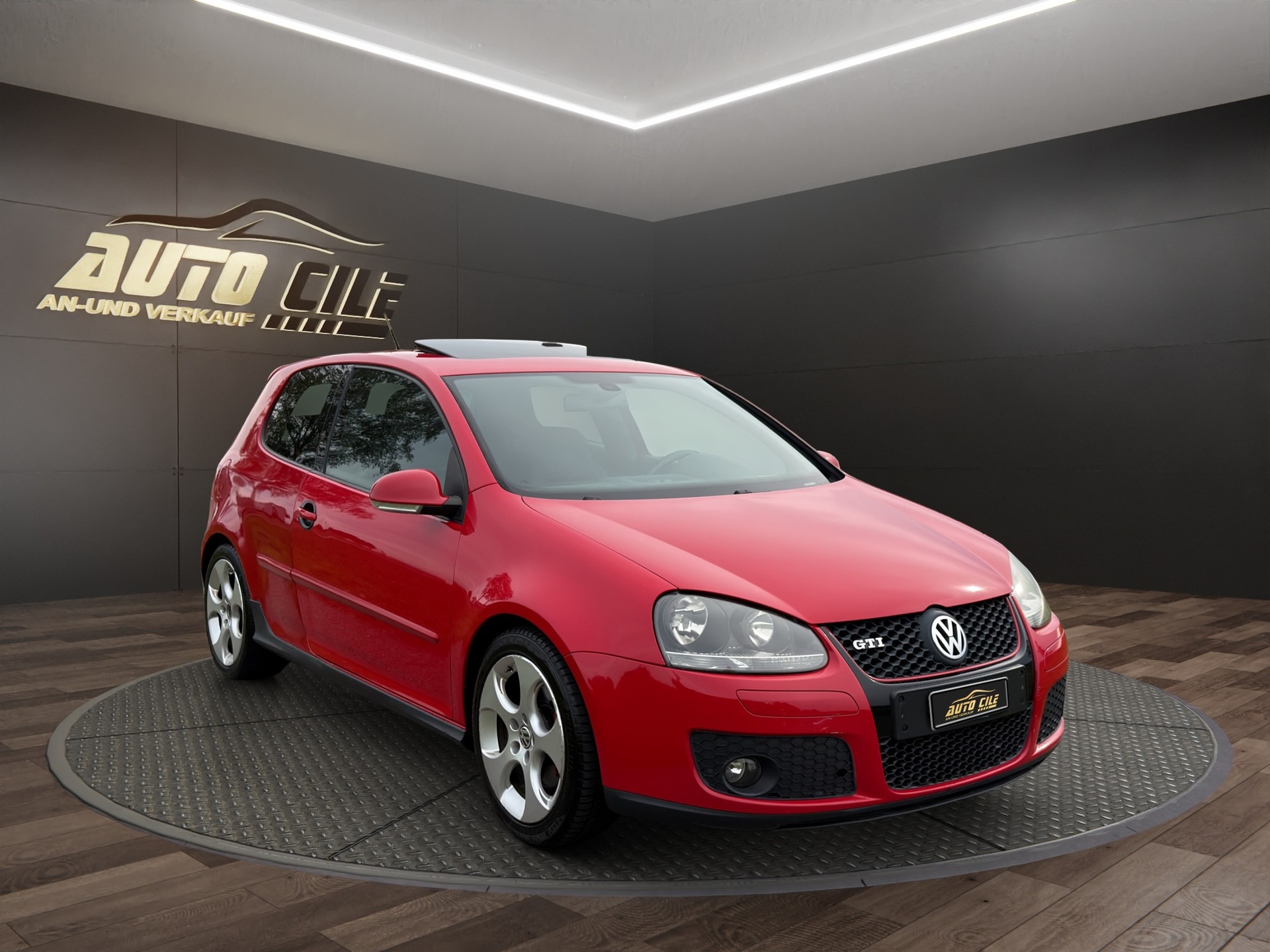 VW Golf 2.0 TFSI GTI-image-2