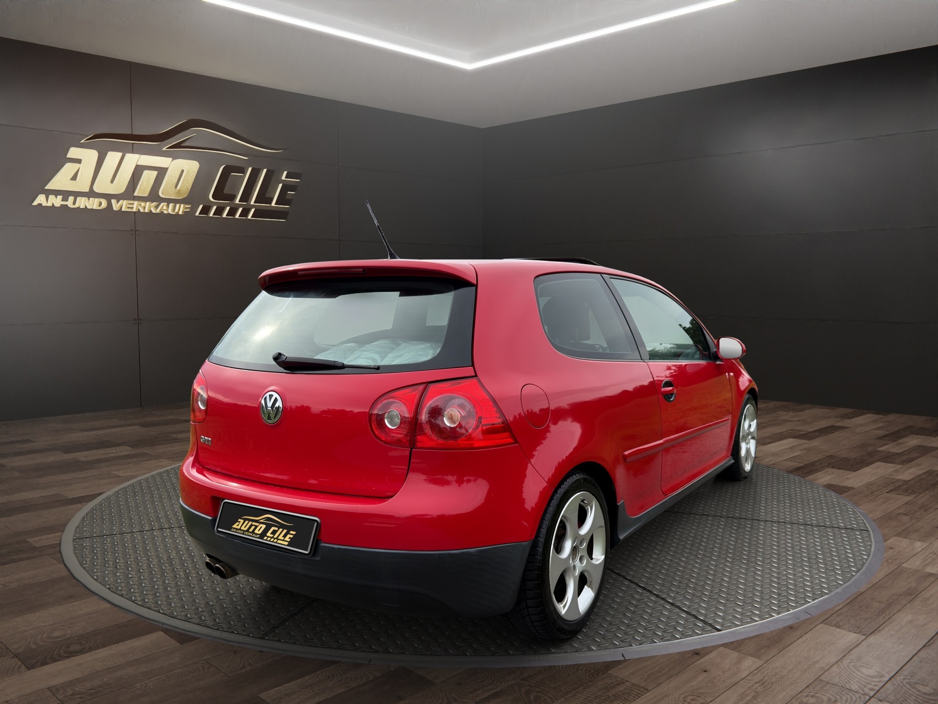VW Golf 2.0 TFSI GTI-image-6