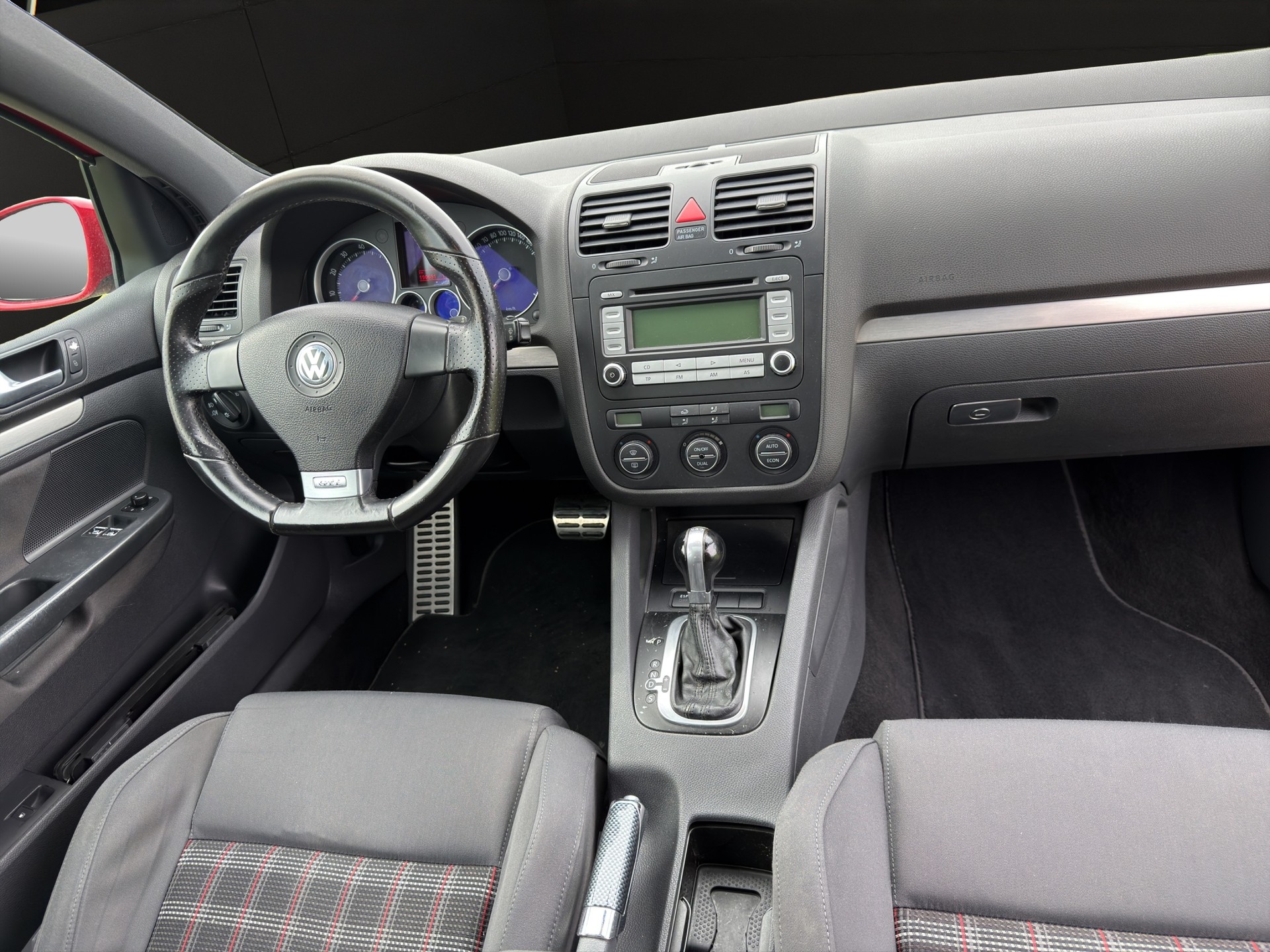 VW Golf 2.0 TFSI GTI-image-9