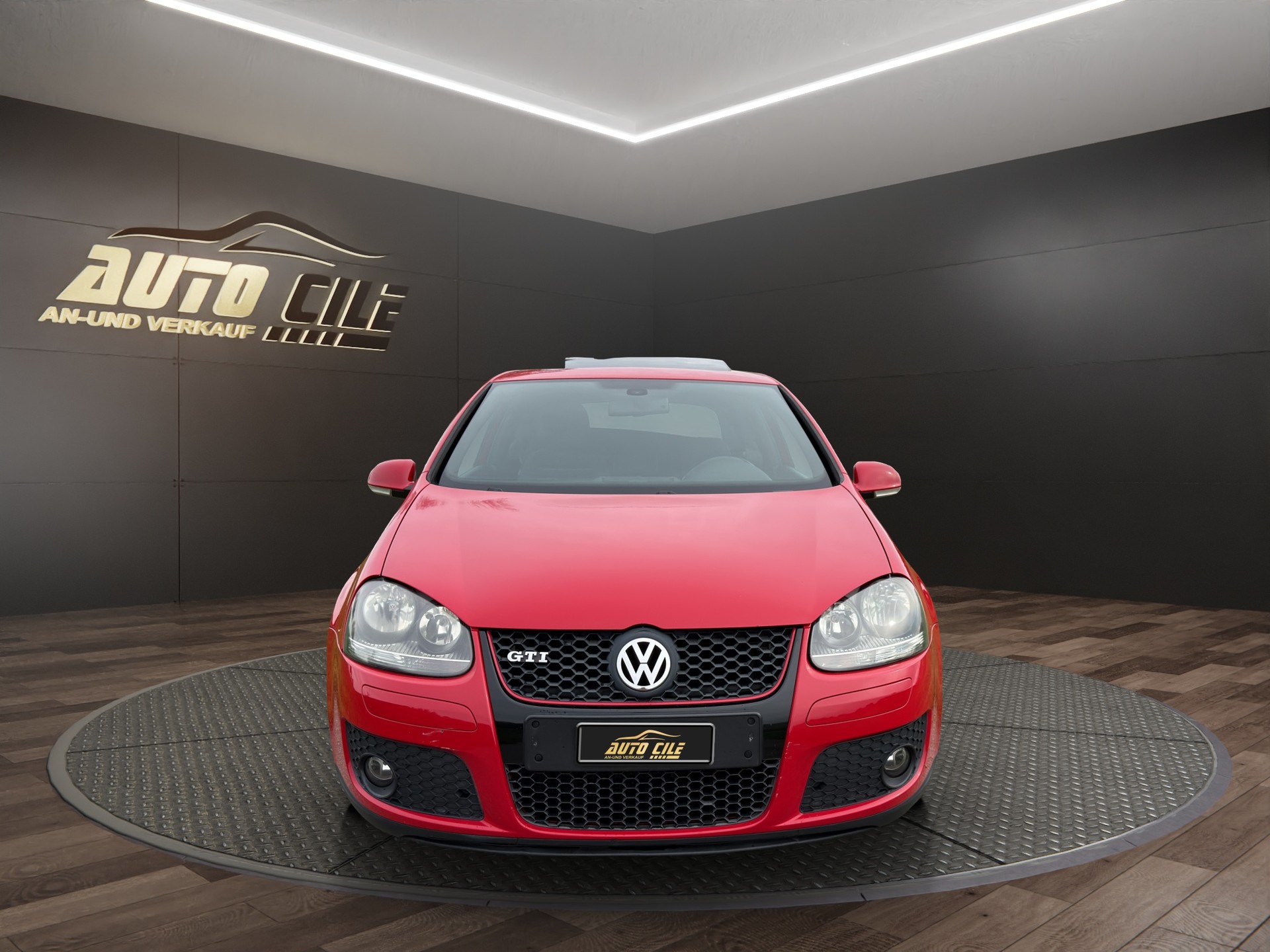 VW Golf 2.0 TFSI GTI-image-1