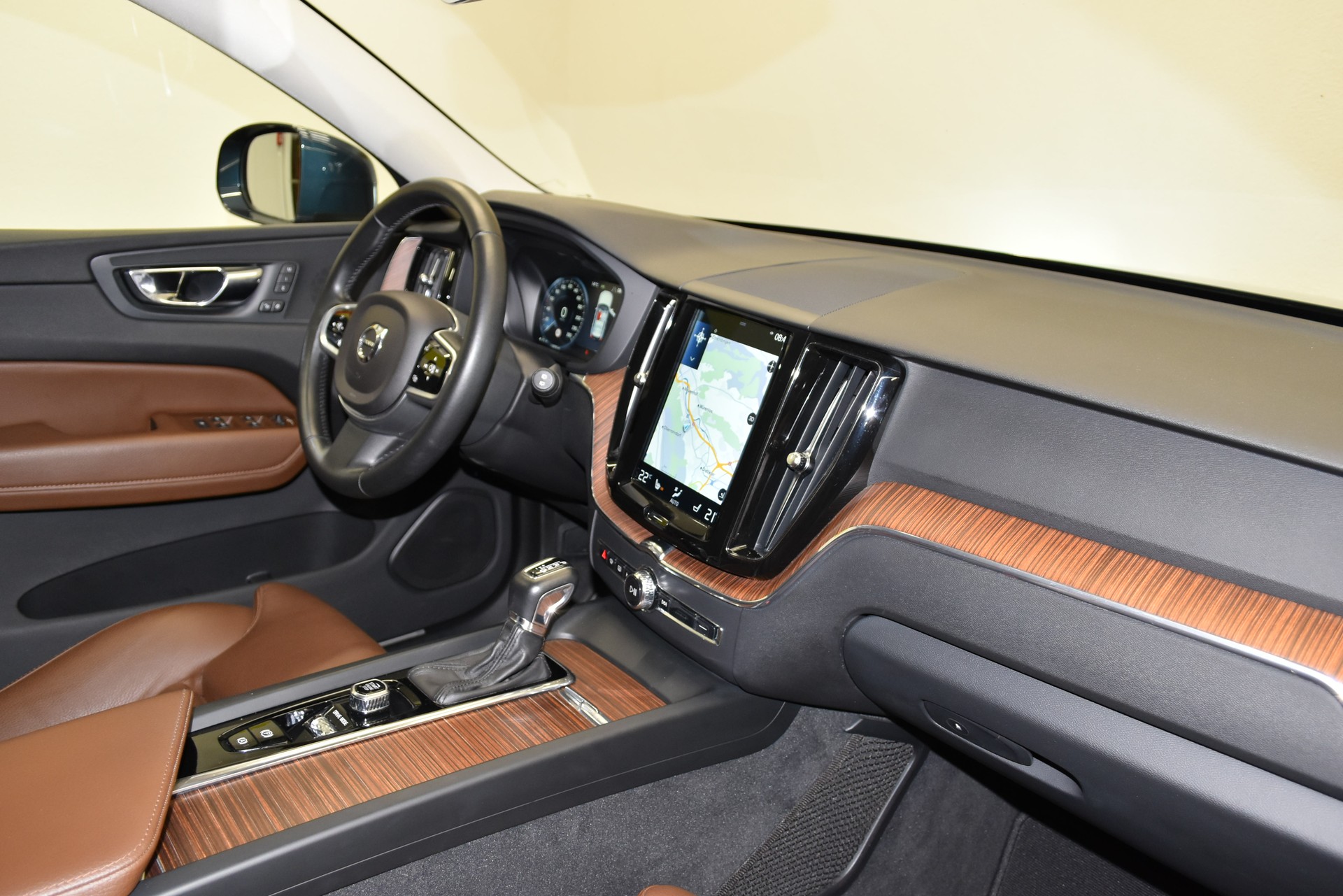 VOLVO XC60 T5 AWD Inscription Geartronic-image-4