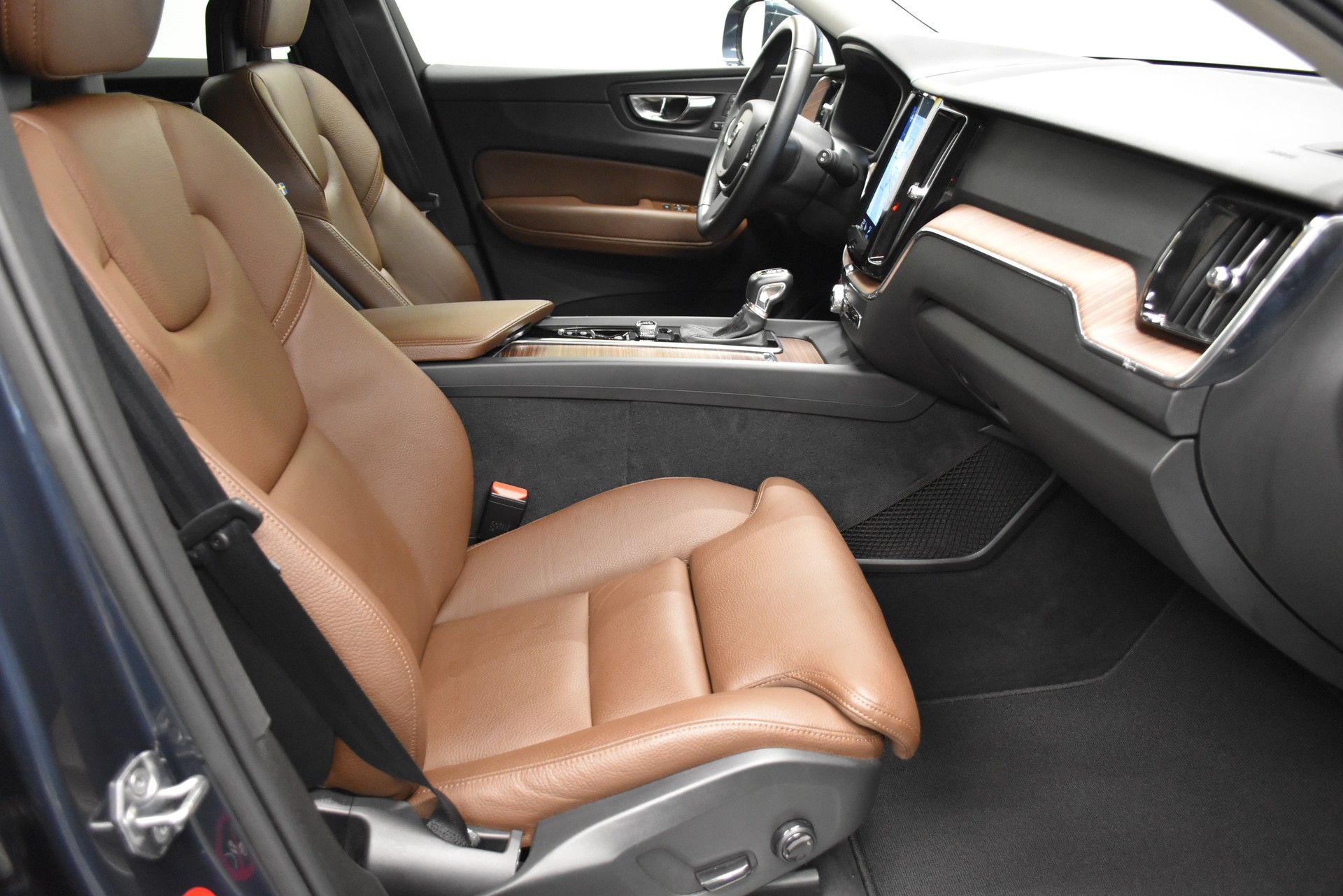 VOLVO XC60 T5 AWD Inscription Geartronic-image-3