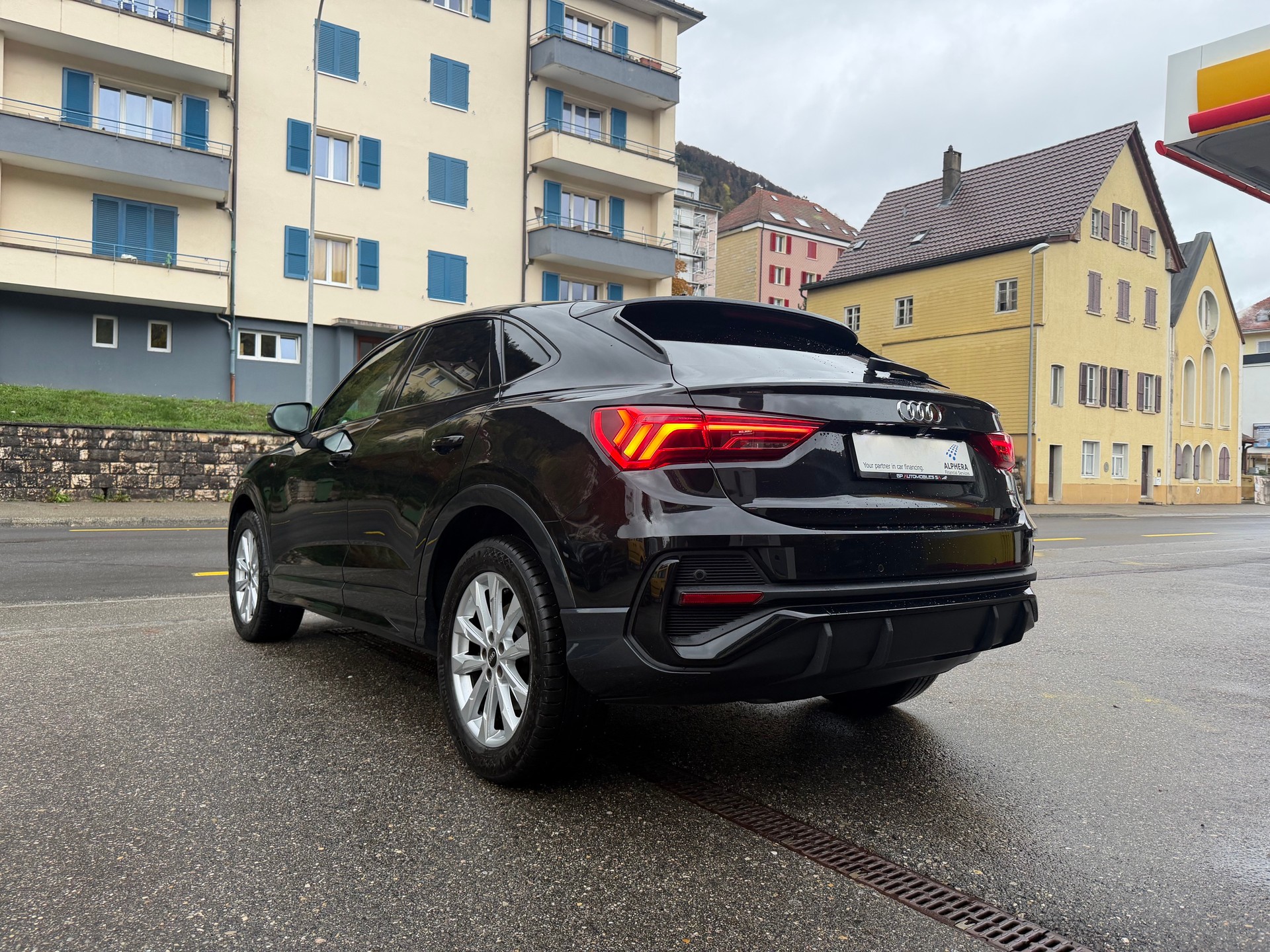 AUDI Q3 SB 40 TFSI S line qu-image-4