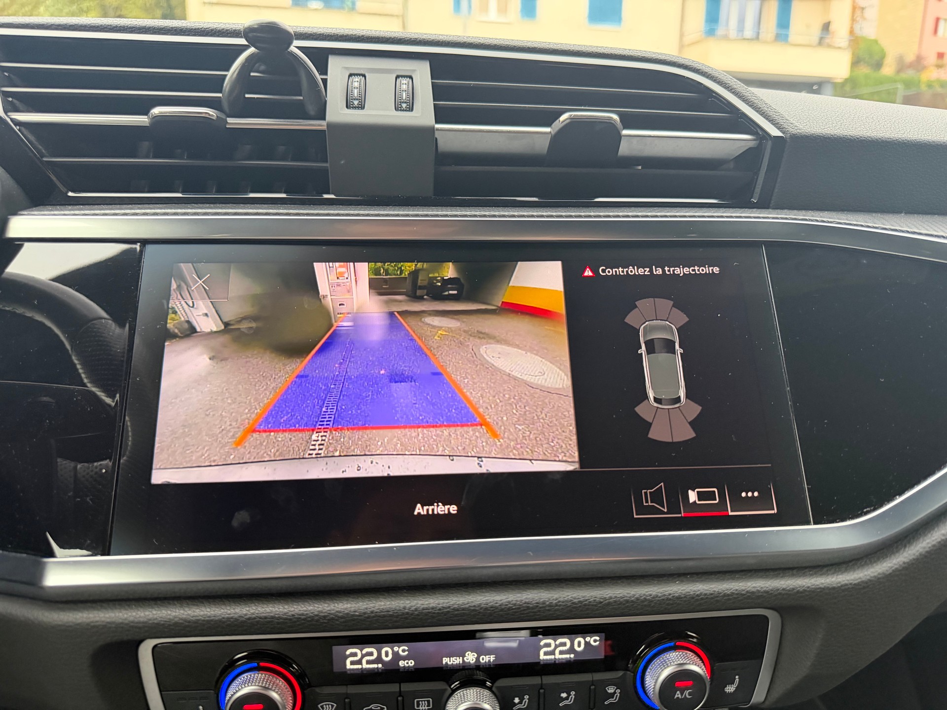 AUDI Q3 SB 40 TFSI S line qu-image-12