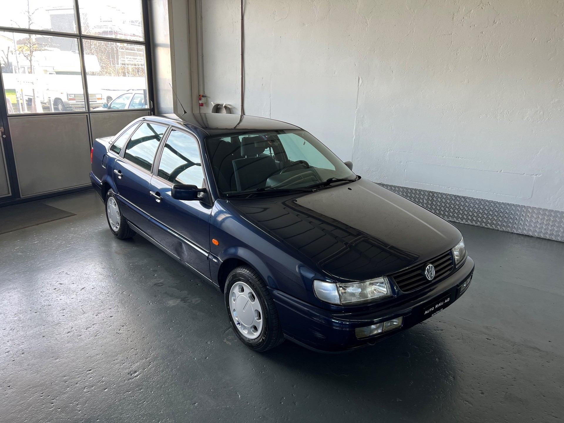 VW Passat 2000 CL-image-0