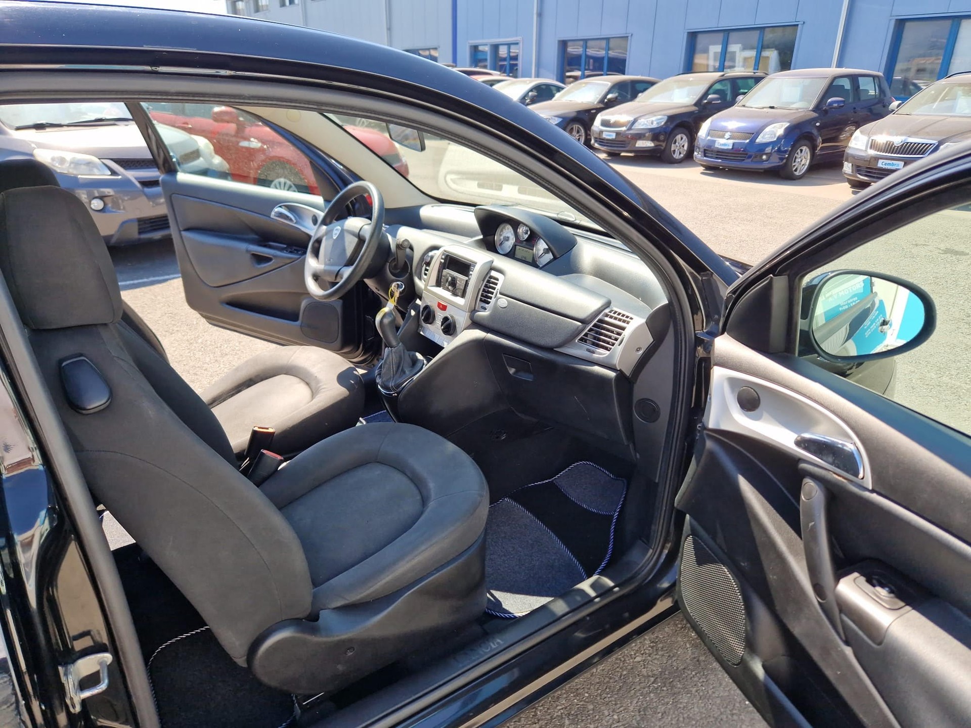 LANCIA Ypsilon 1.3 D-MJ Gold-image-12