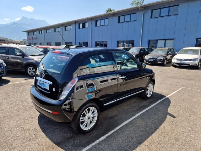 LANCIA Ypsilon 1.3 D-MJ Gold-image-4