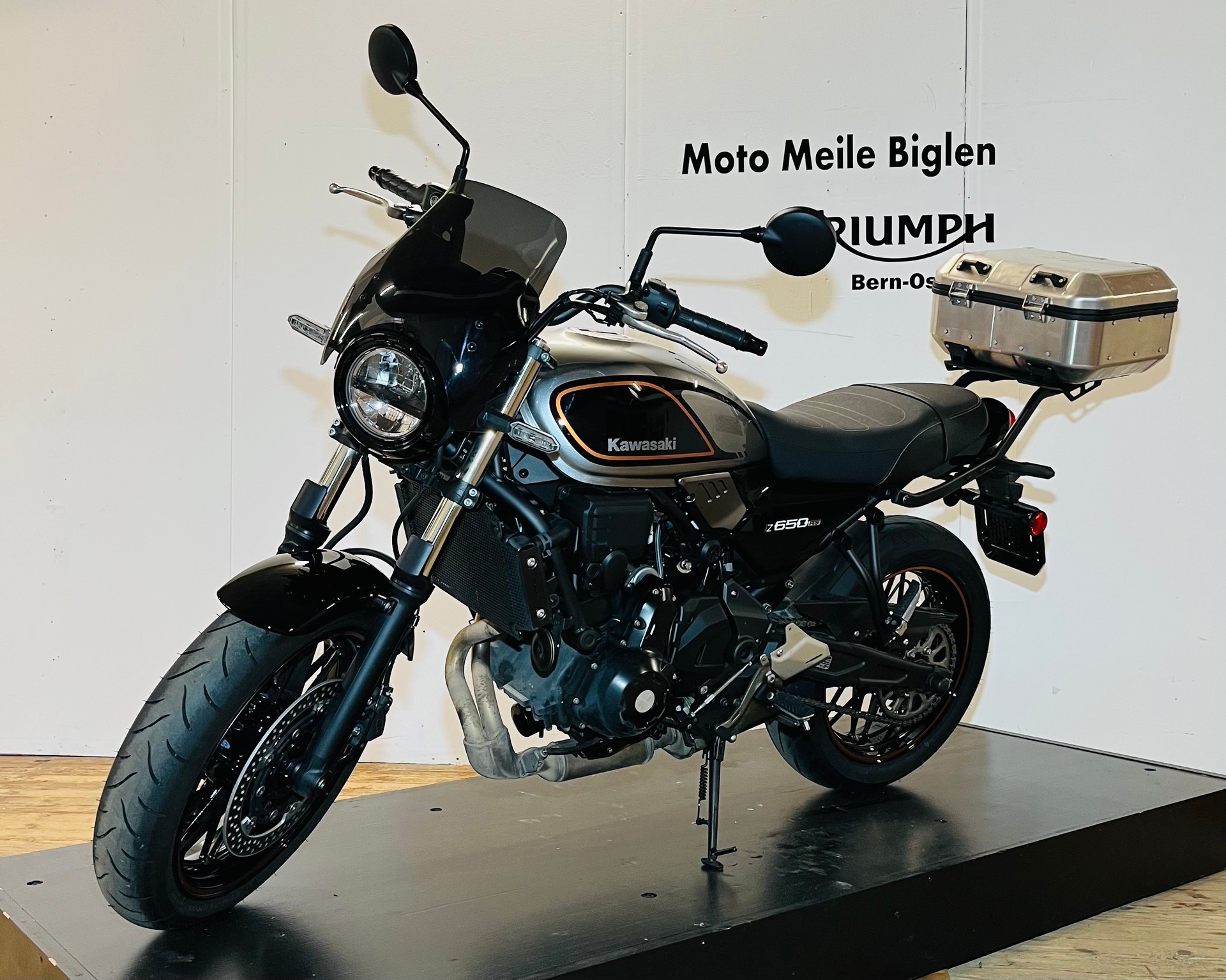 KAWASAKI Z 650 RS-showroom-element-2