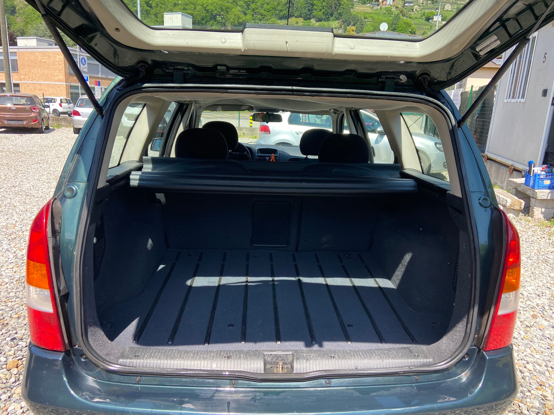 OPEL Astra Caravan 1.4i 16V Club-image-4