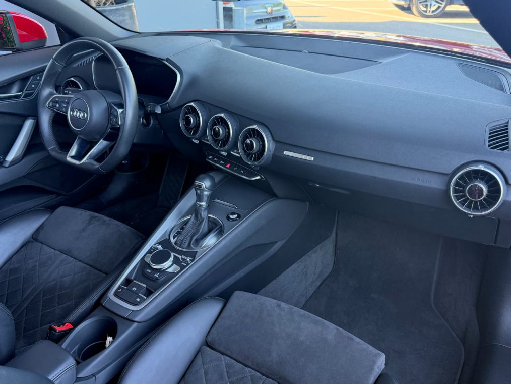 AUDI TT Roadster 45 TFSi S line-image-6