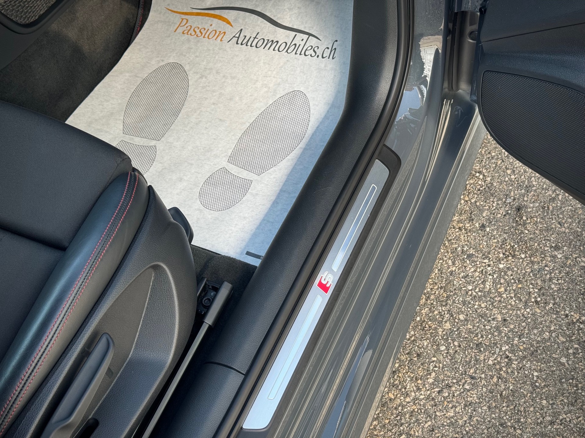 AUDI S3 Sportback 2.0 TFSI quattro S-tronic - Véhicule Suisse (CH)-image-7