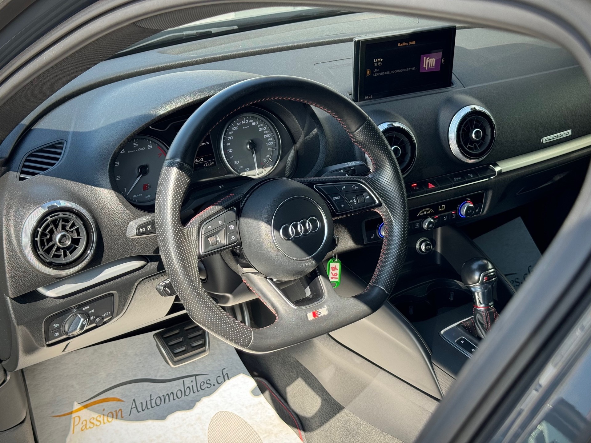 AUDI S3 Sportback 2.0 TFSI quattro S-tronic - Véhicule Suisse (CH)-image-8