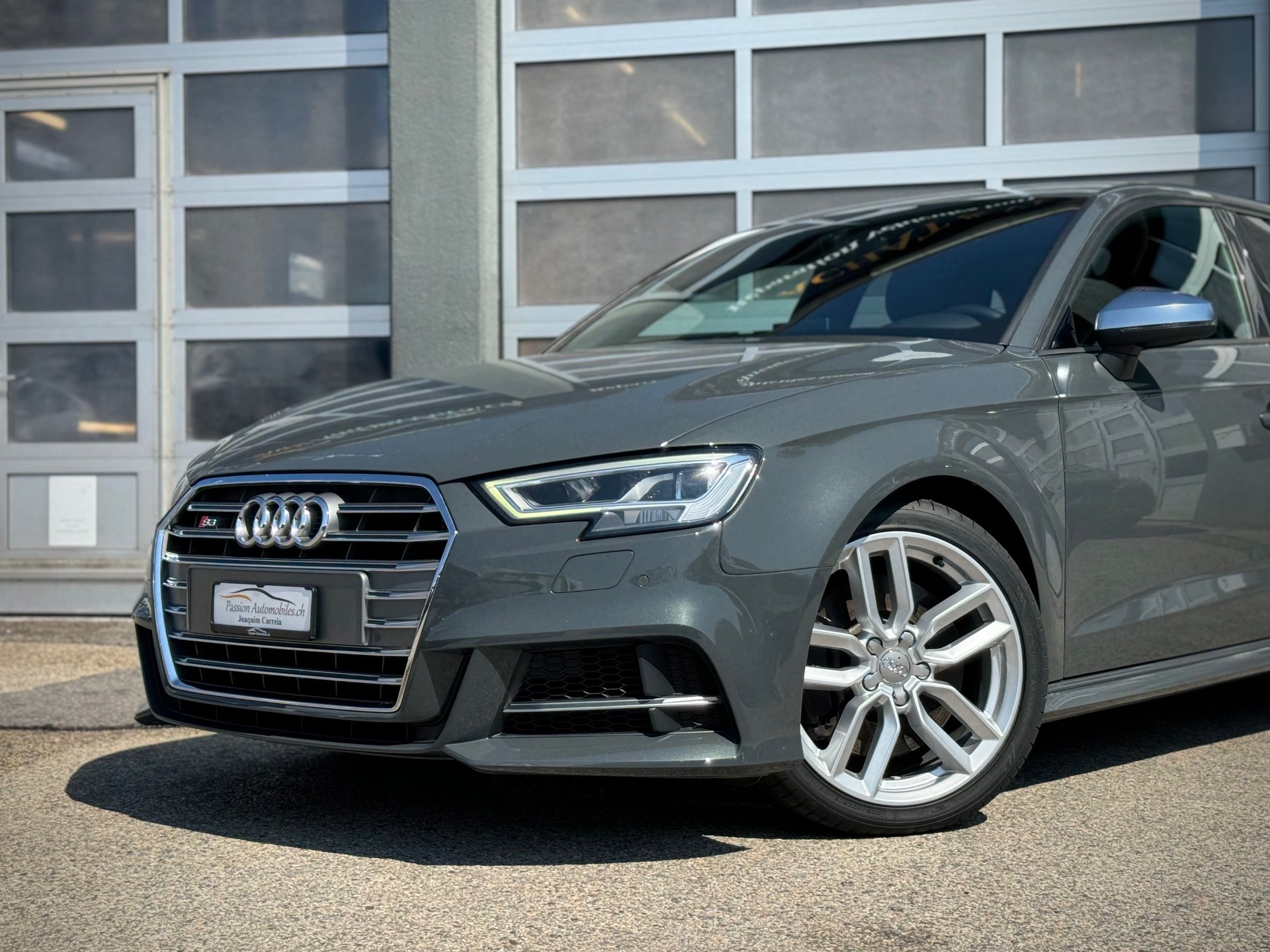 AUDI S3 Sportback 2.0 TFSI quattro S-tronic - Véhicule Suisse (CH)-image-2