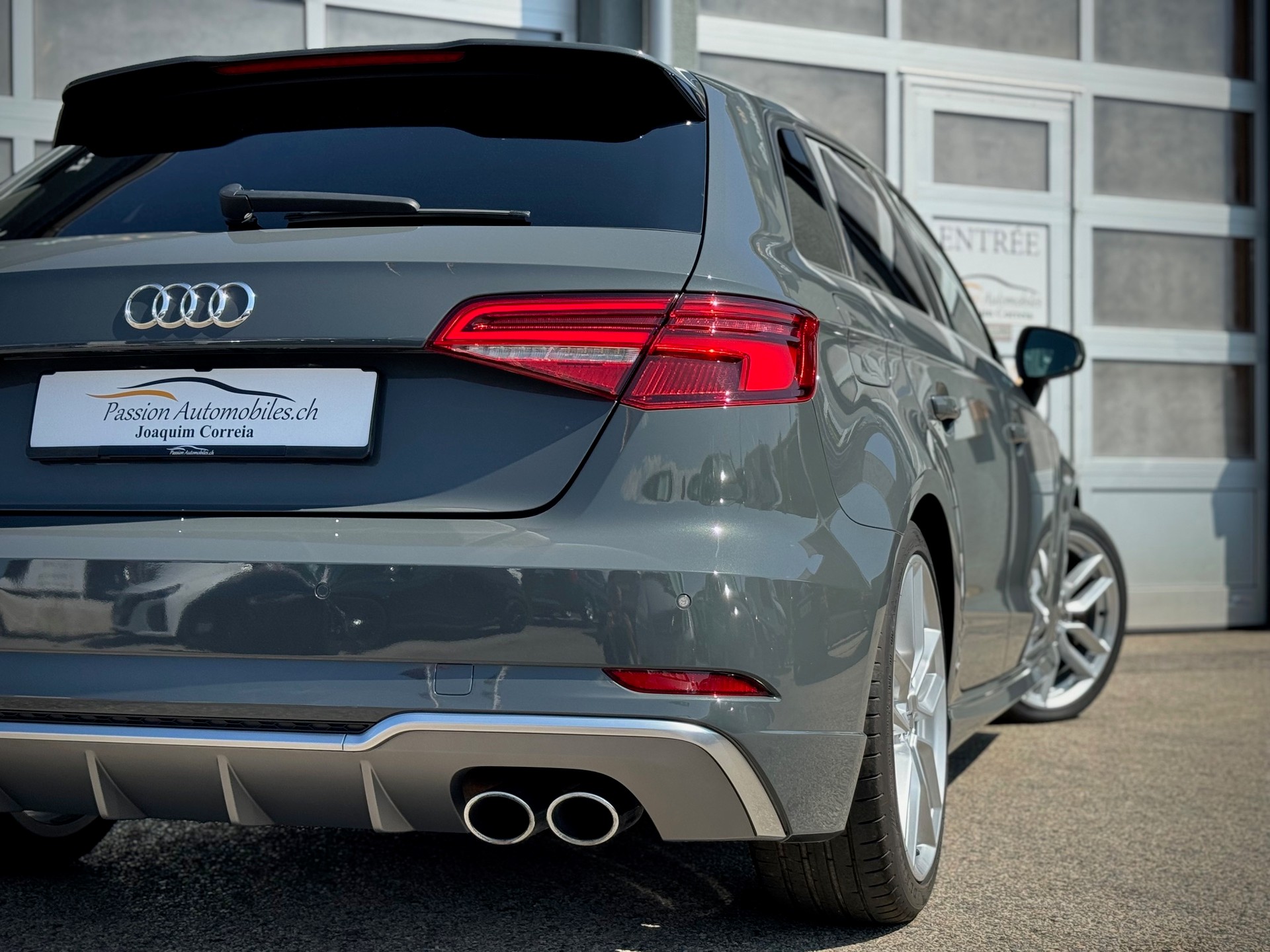 AUDI S3 Sportback 2.0 TFSI quattro S-tronic - Véhicule Suisse (CH)-image-5