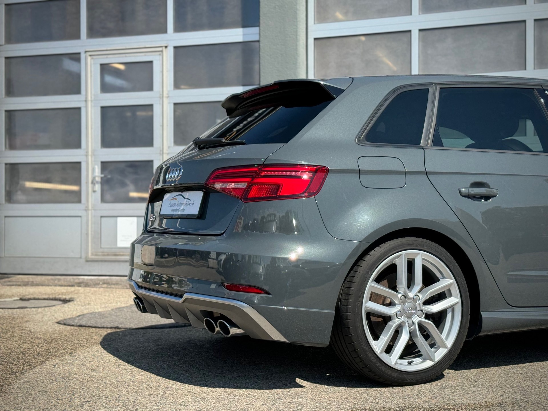 AUDI S3 Sportback 2.0 TFSI quattro S-tronic - Véhicule Suisse (CH)-image-3