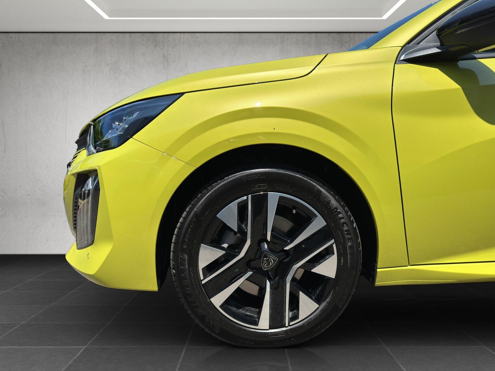 PEUGEOT 208 1.2 Hybrid 110 Allure Premium-image-19