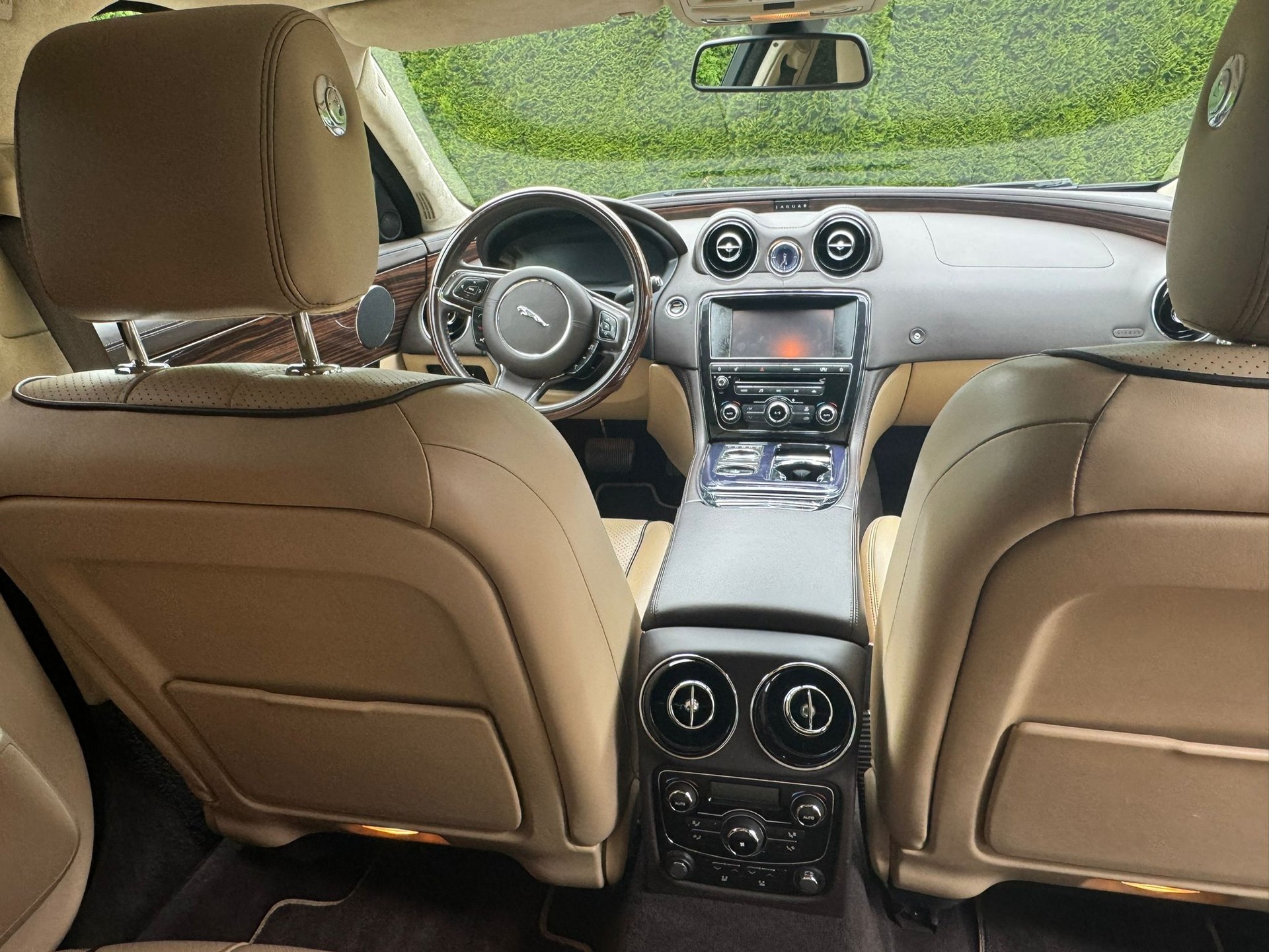 JAGUAR XJ LWB 5.0 V8 Premium Luxury Automatic-image-22