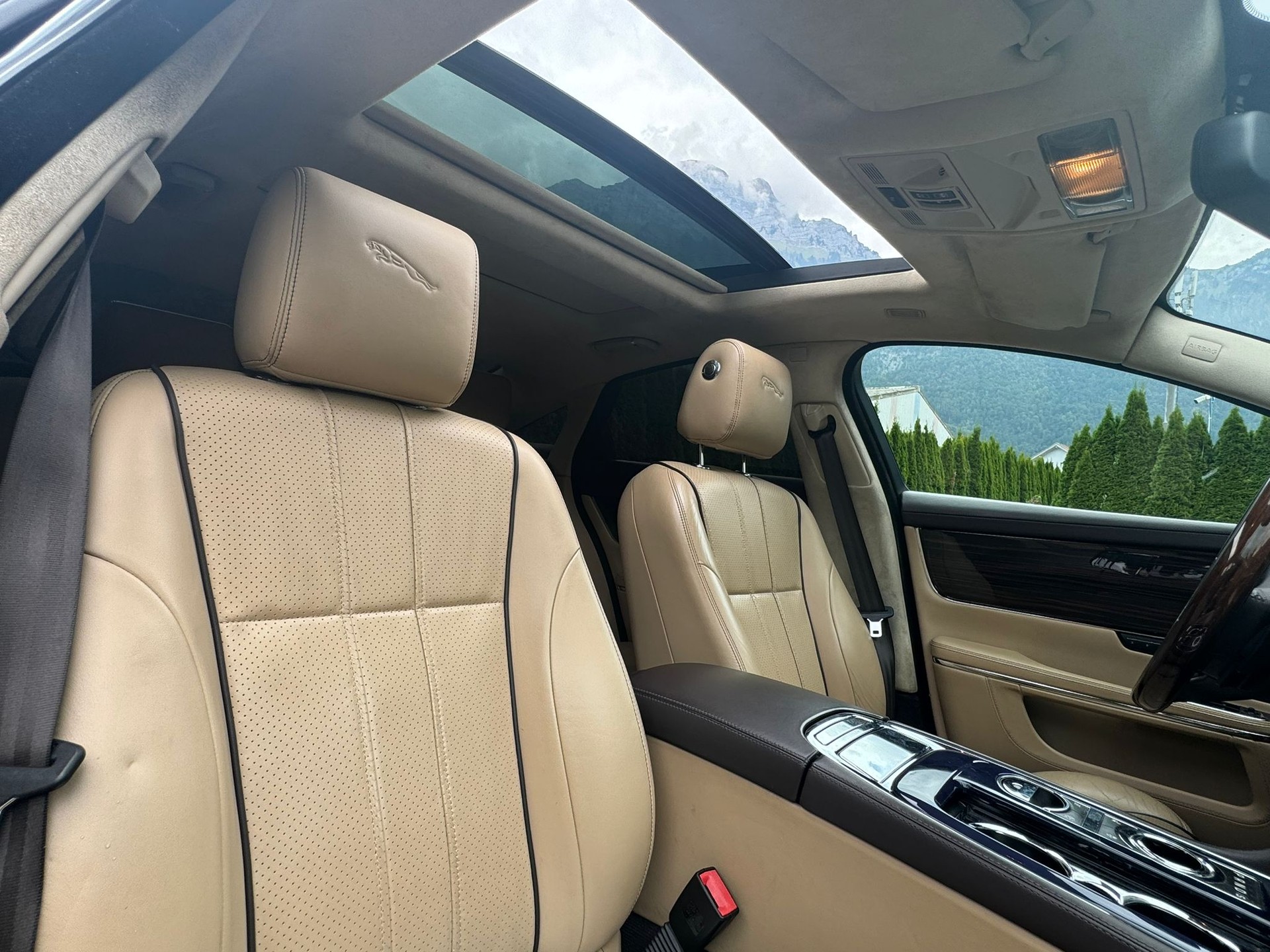 JAGUAR XJ LWB 5.0 V8 Premium Luxury Automatic-image-16