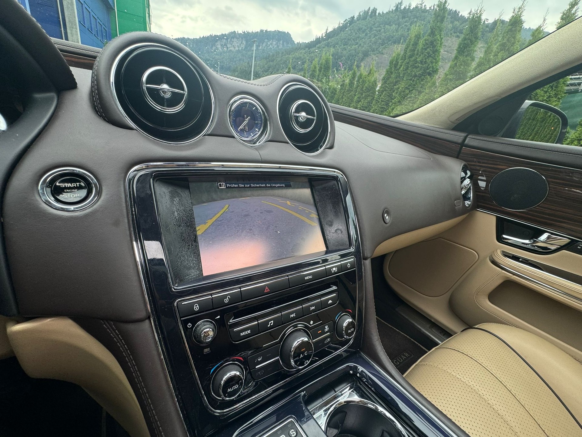 JAGUAR XJ LWB 5.0 V8 Premium Luxury Automatic-image-21