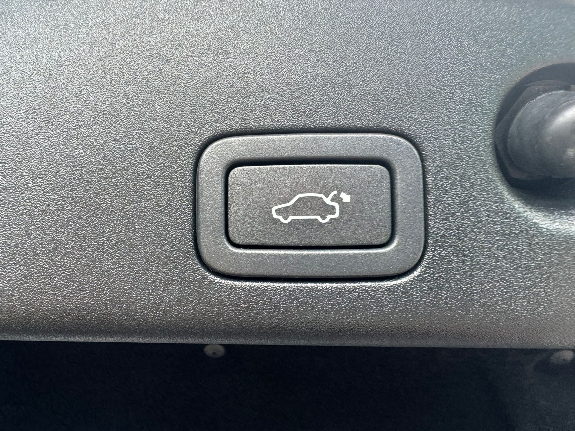 JAGUAR XJ LWB 5.0 V8 Premium Luxury Automatic-image-11