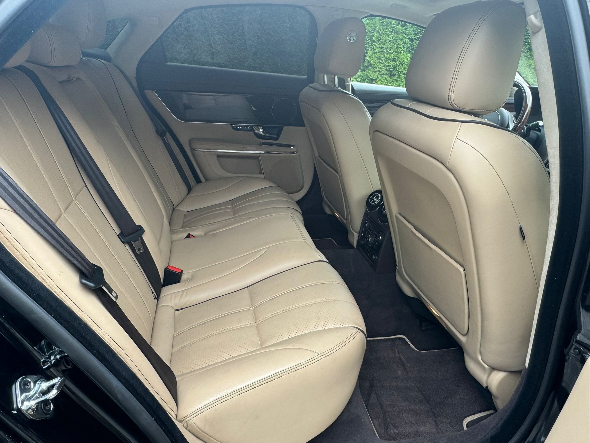 JAGUAR XJ LWB 5.0 V8 Premium Luxury Automatic-image-13