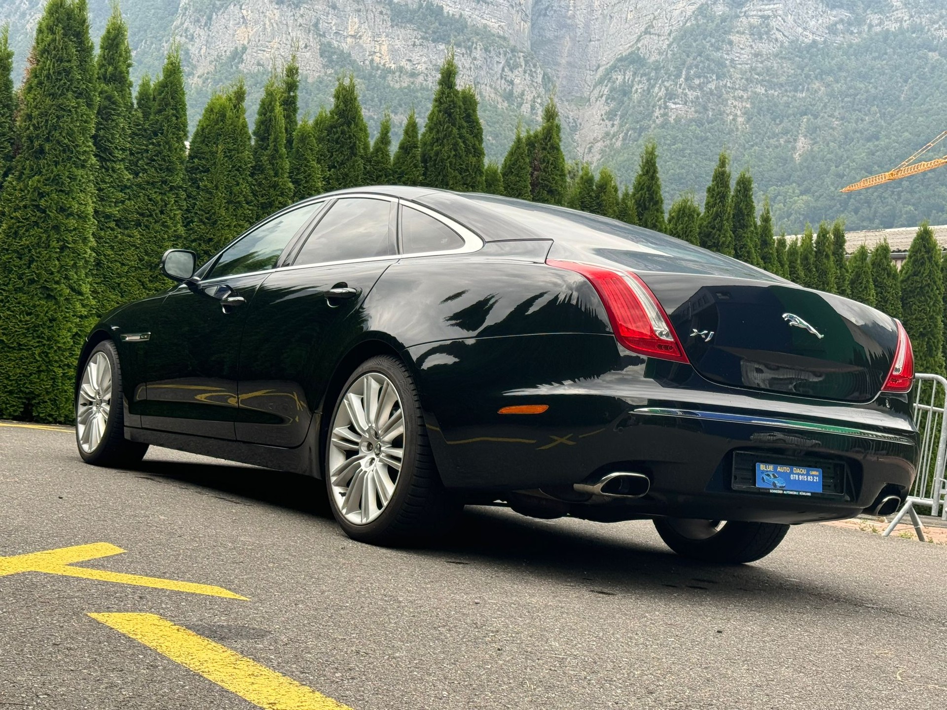 JAGUAR XJ LWB 5.0 V8 Premium Luxury Automatic-image-8