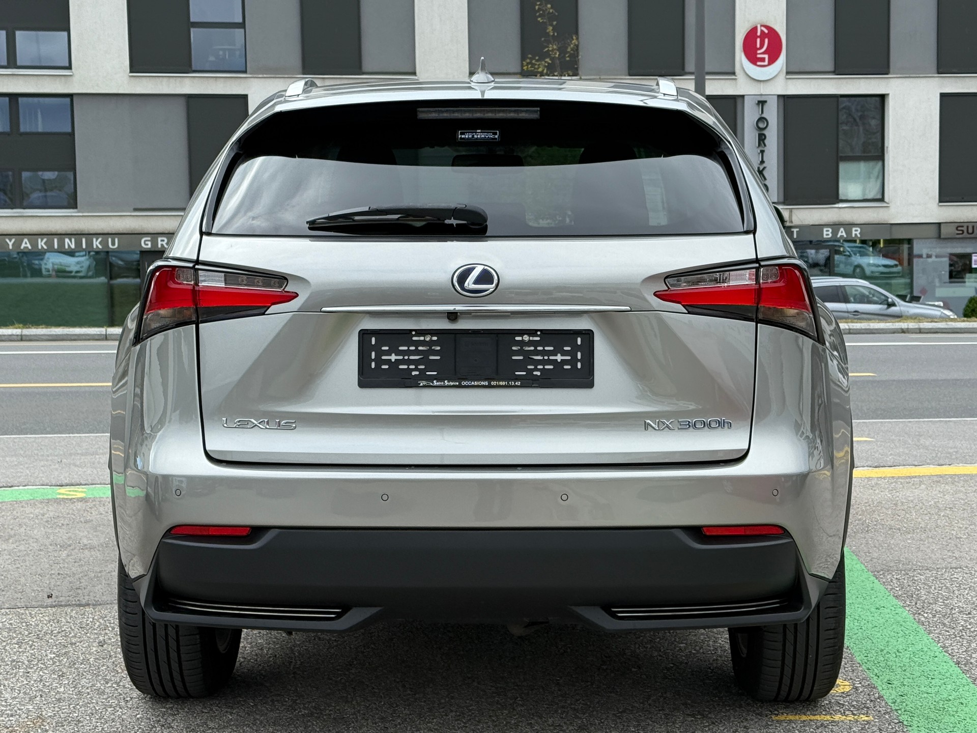 LEXUS NX 300h comfort E-Four Automatic-image-5
