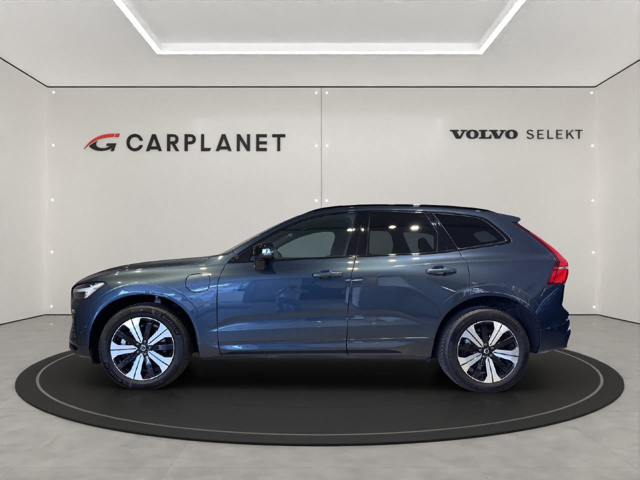 VOLVO XC60 2.0 T6 TE Plus Dark eAWD-showroom-element-2
