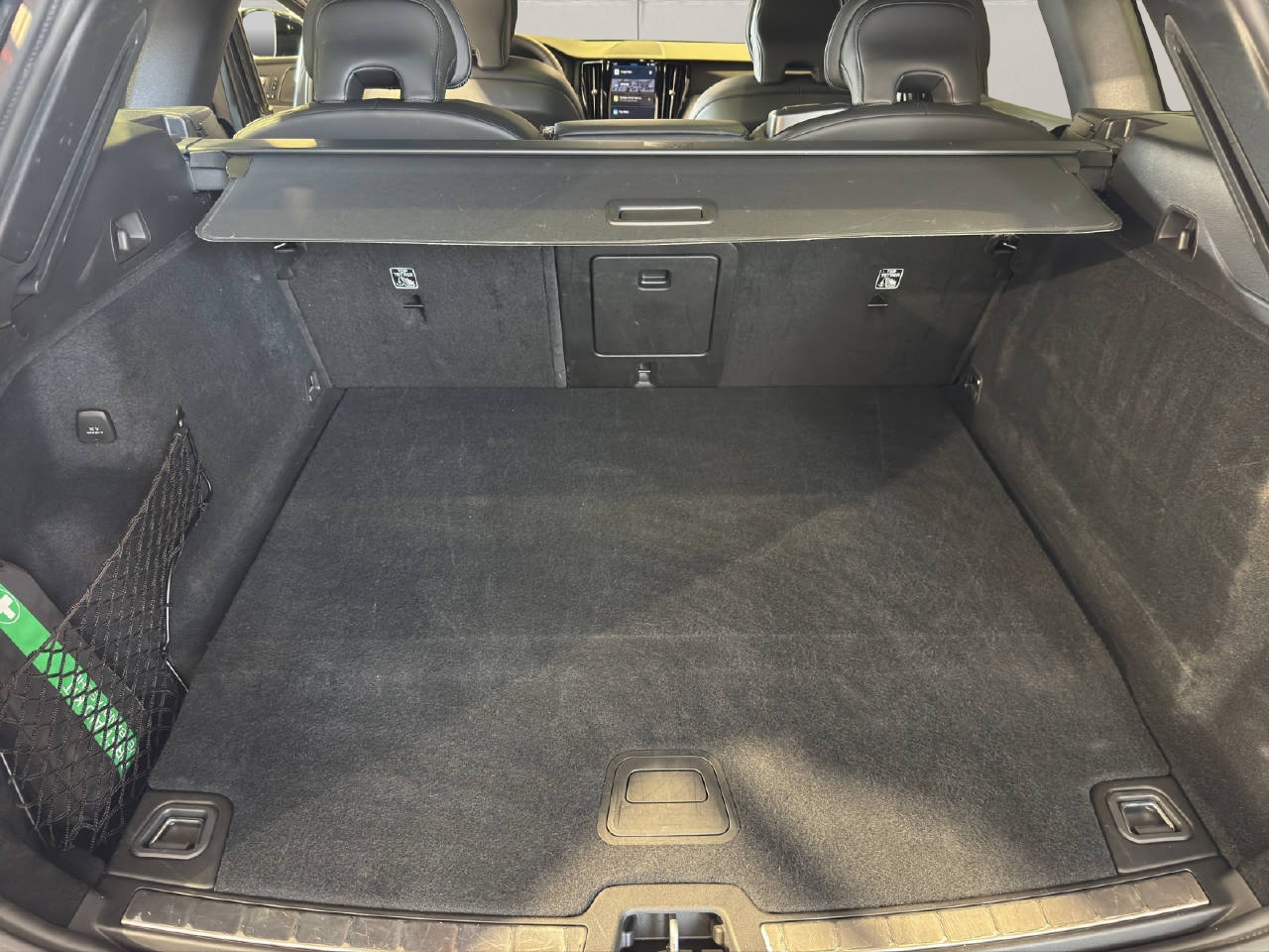 VOLVO XC60 2.0 T6 TE Plus Dark eAWD-image-7