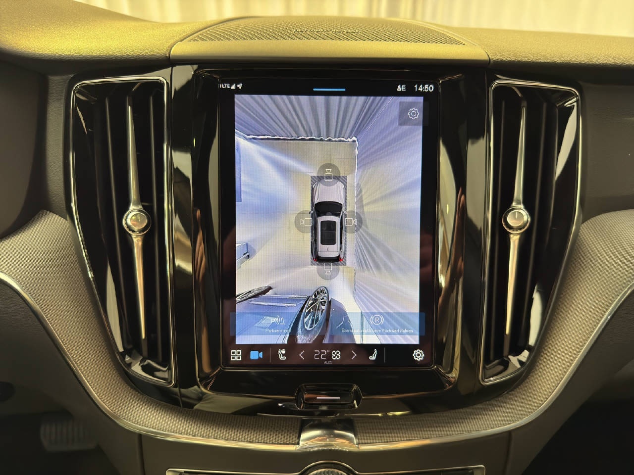 VOLVO XC60 2.0 T6 TE Plus Dark eAWD-image-11