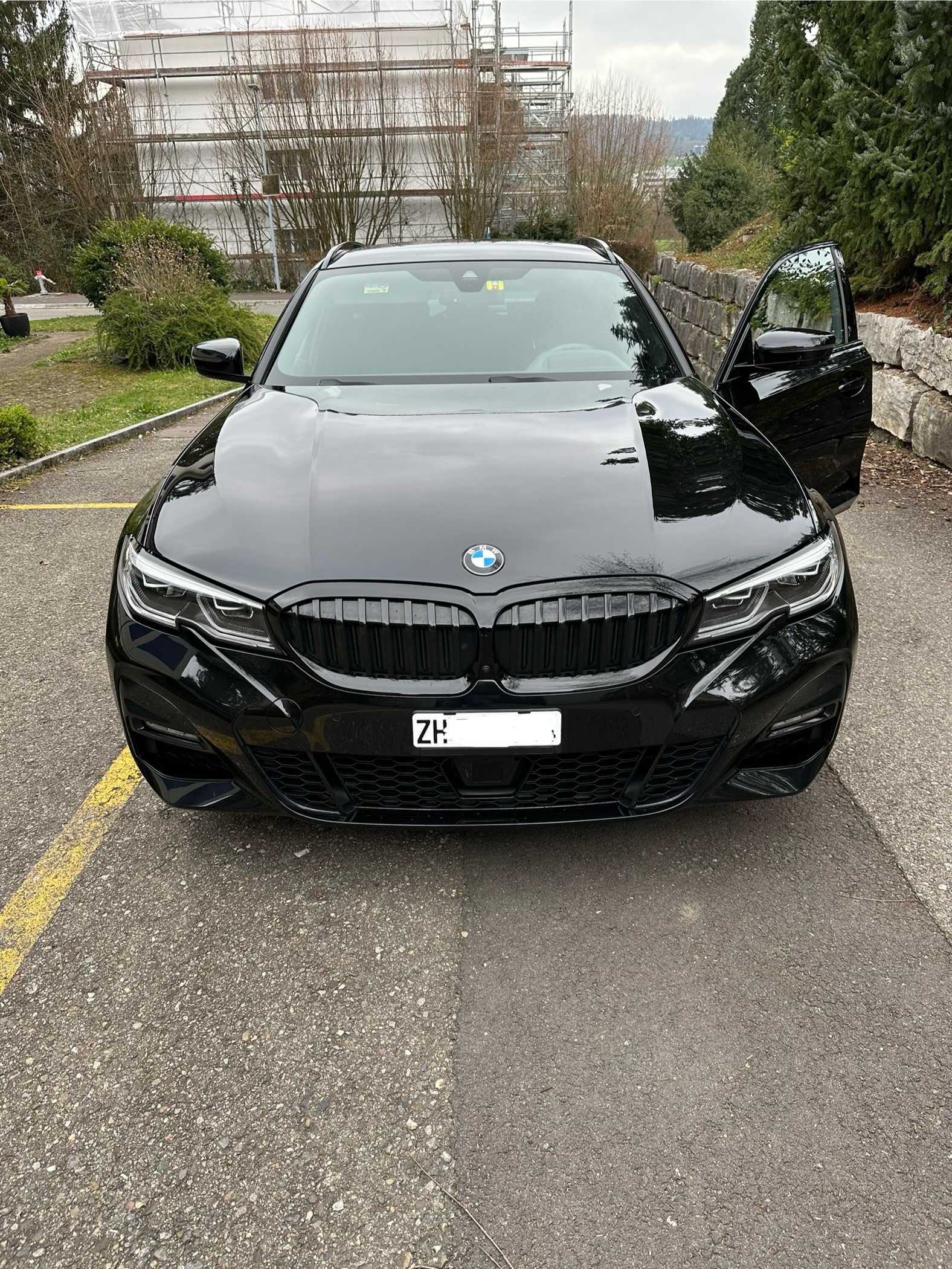 BMW 320d xDrive 48V Touring M Sport Steptronic-image-0