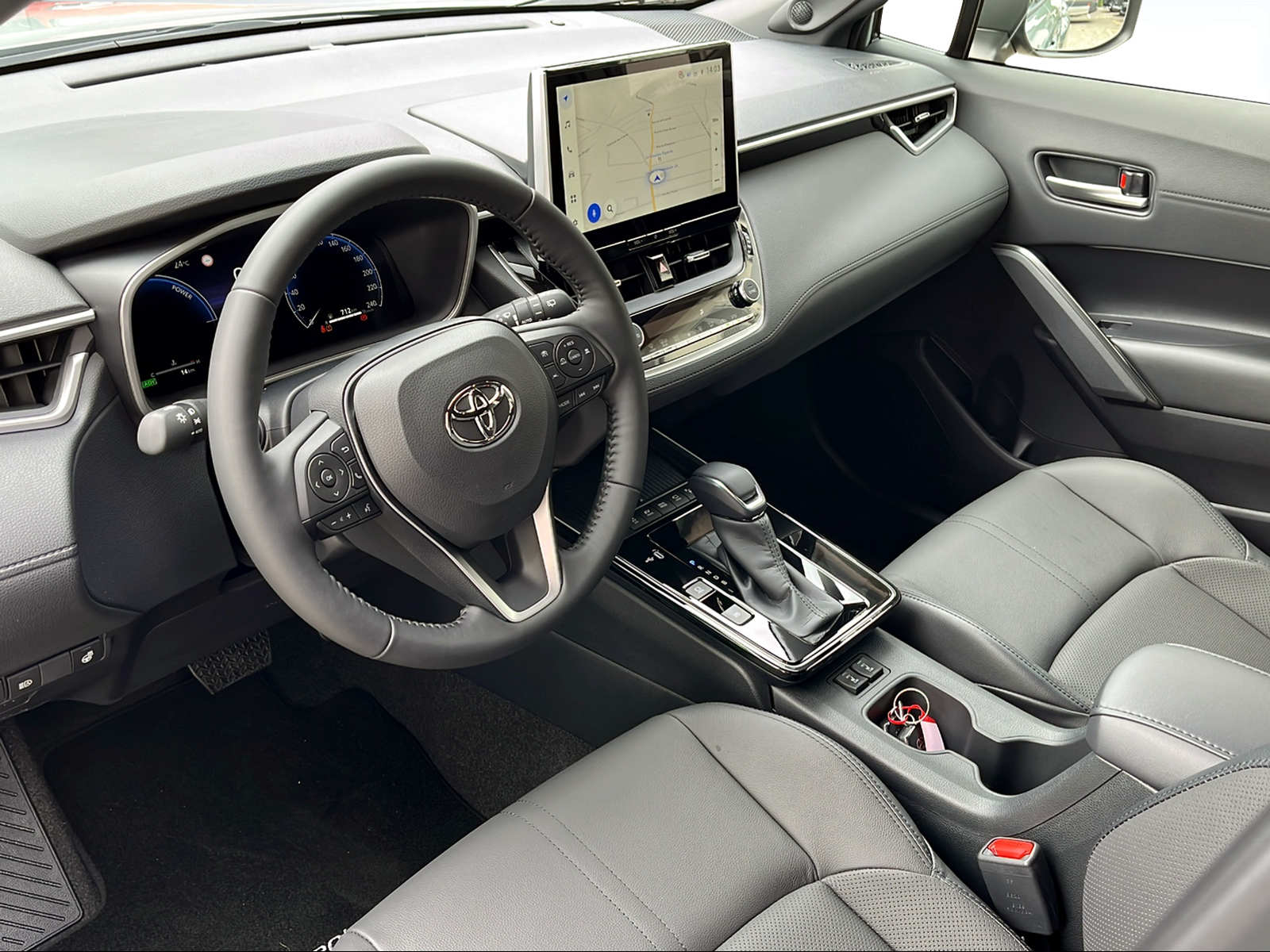TOYOTA Corolla Cross 2.0 Premium e-CVT AWD-image-5
