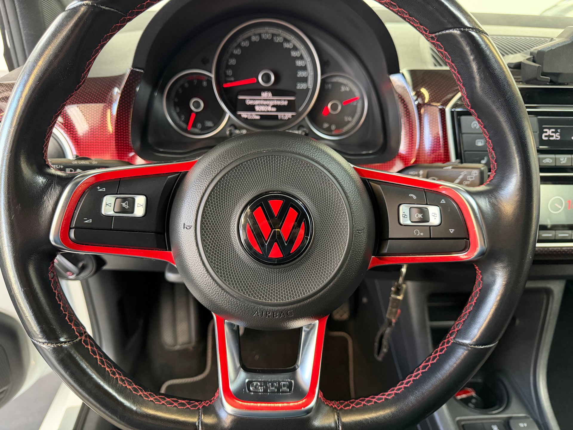 VW Up 1.0 TSI GTI-image-7