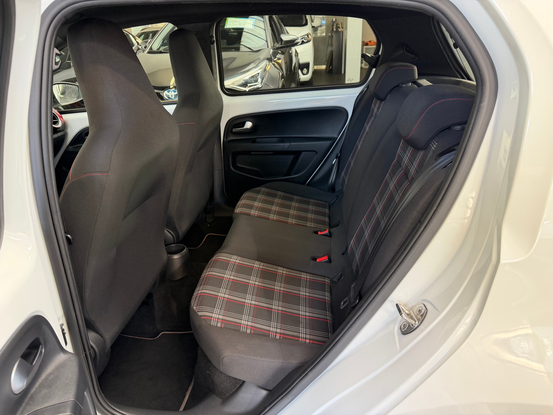 VW Up 1.0 TSI GTI-image-9