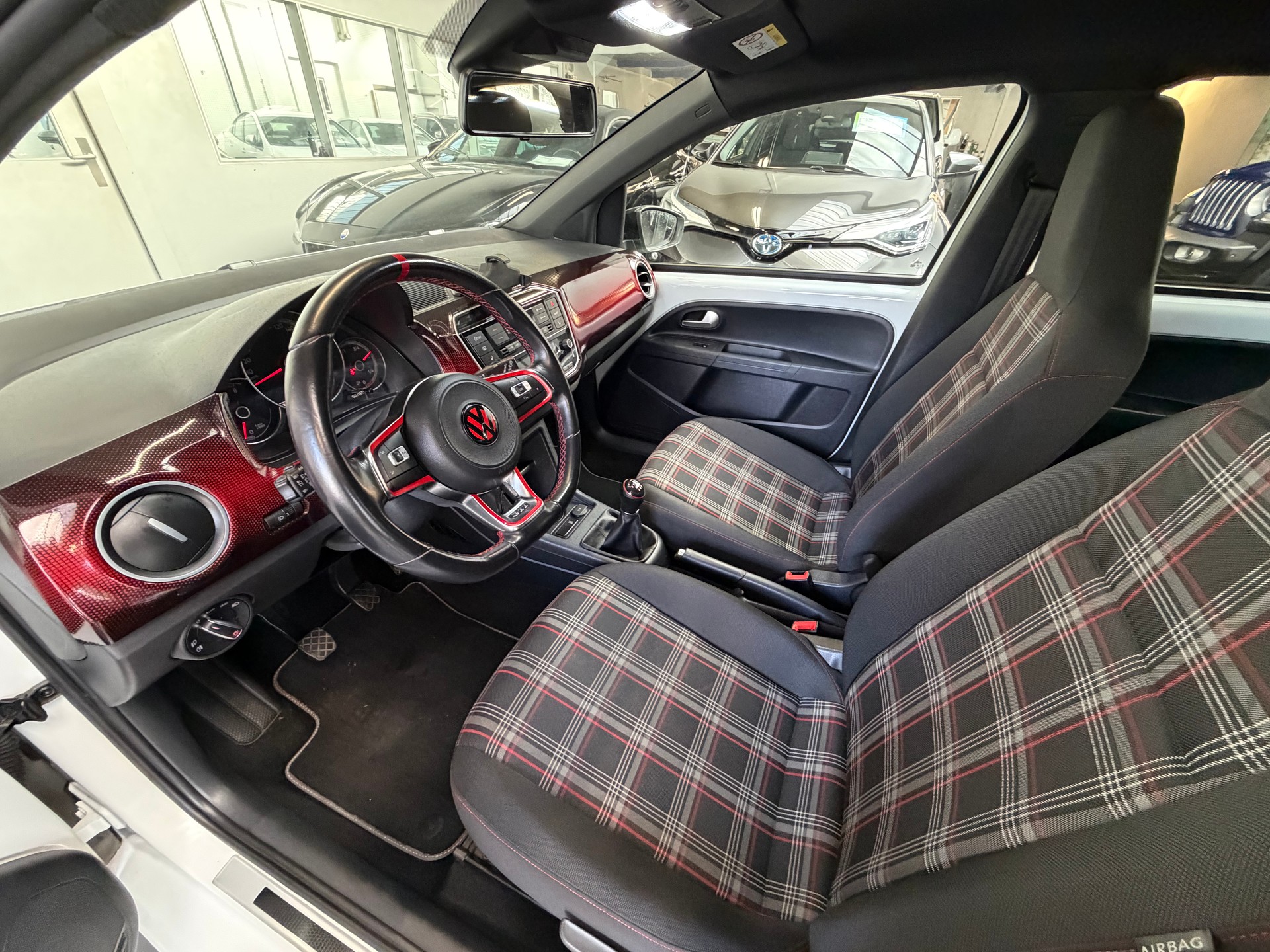 VW Up 1.0 TSI GTI-image-8