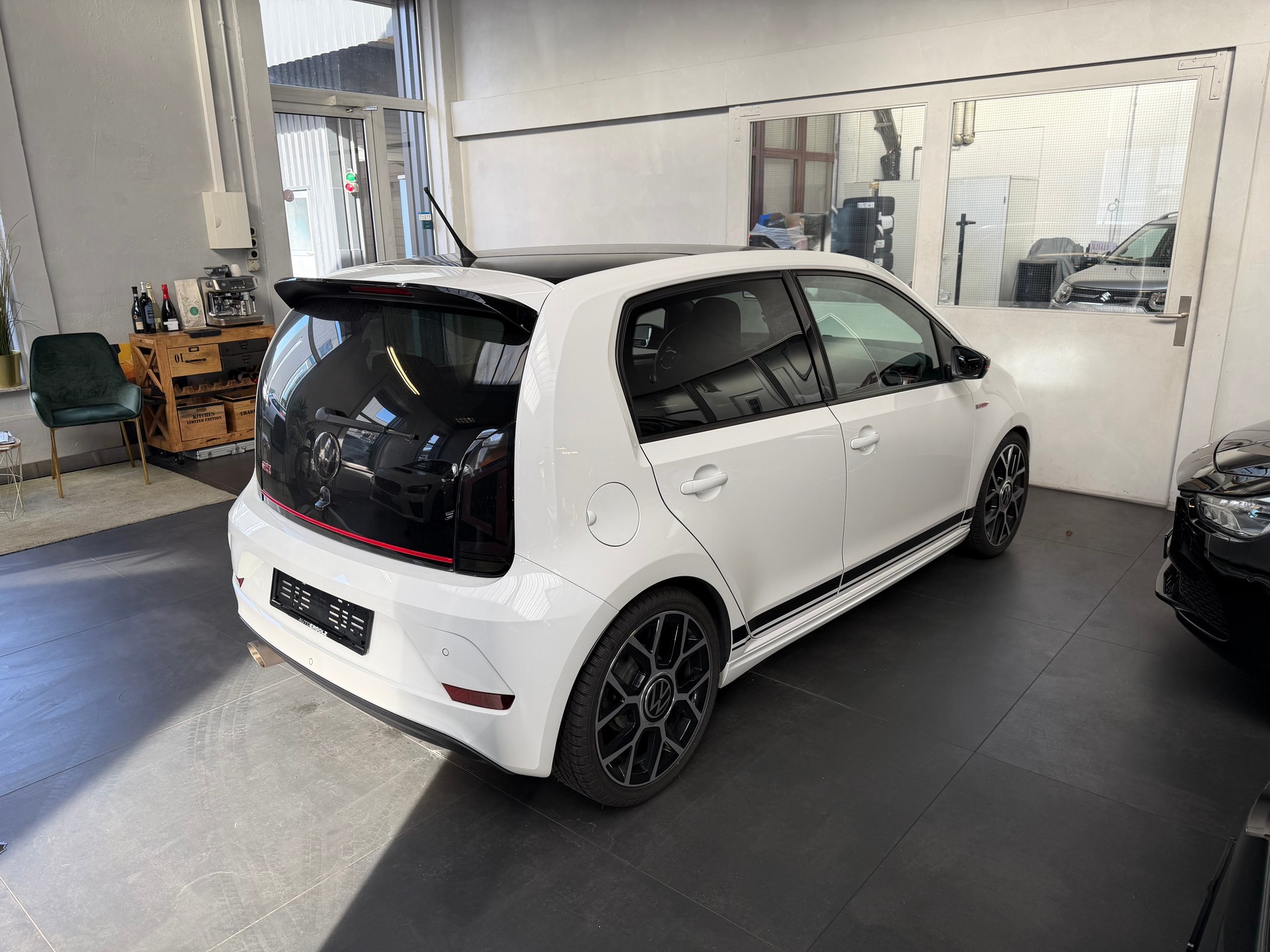 VW Up 1.0 TSI GTI-image-3