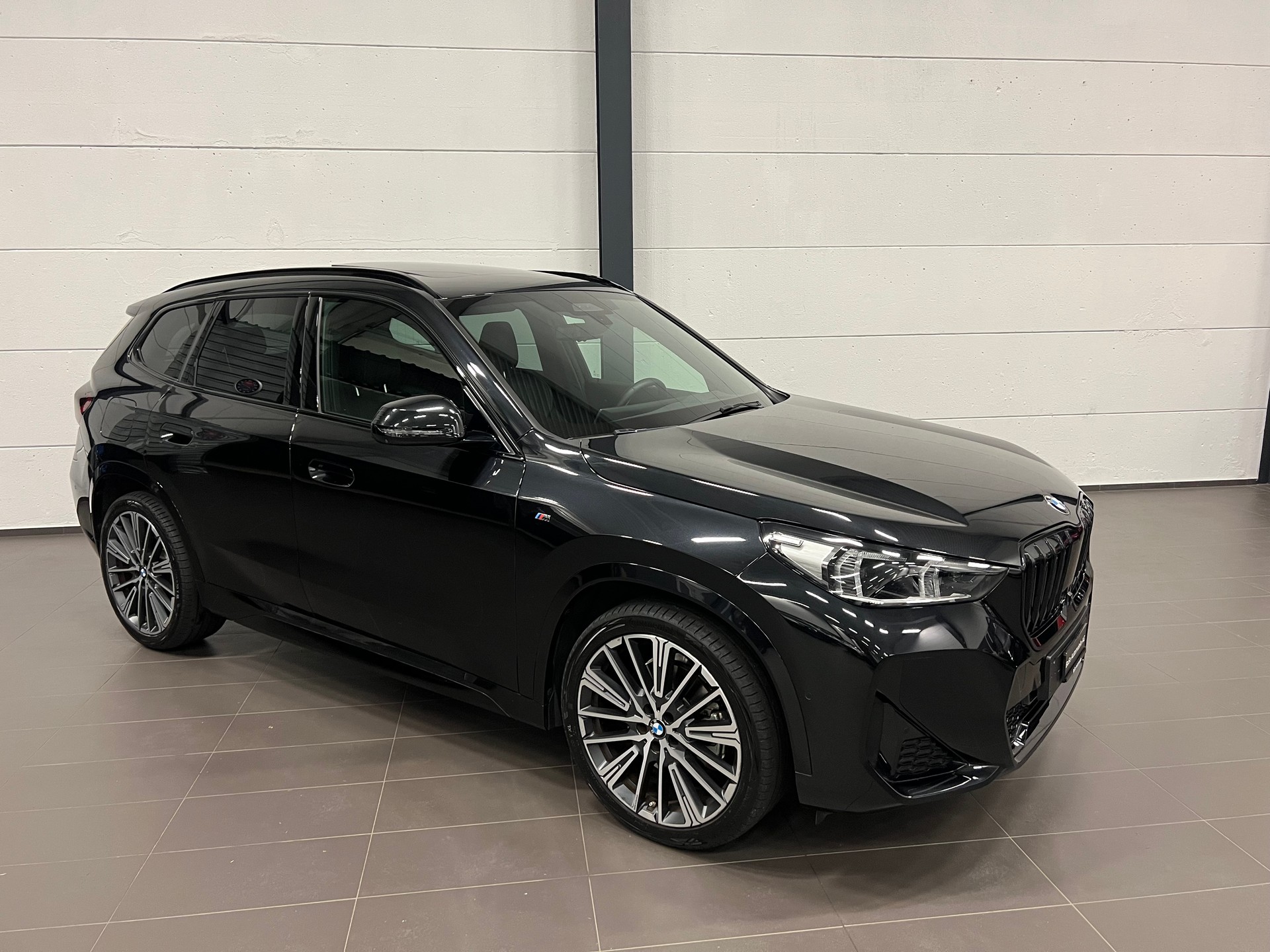 BMW X1 xDrive 23i 48V M Sport-image-3
