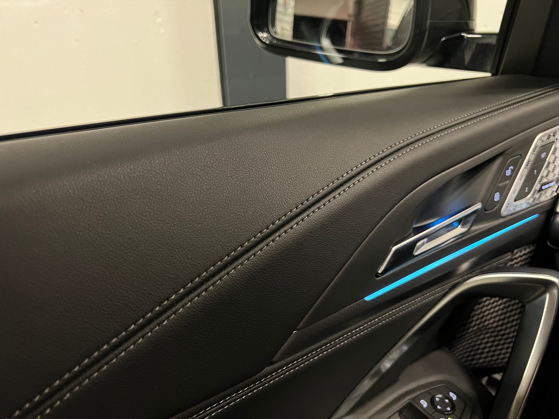 BMW X1 xDrive 23i 48V M Sport-image-29