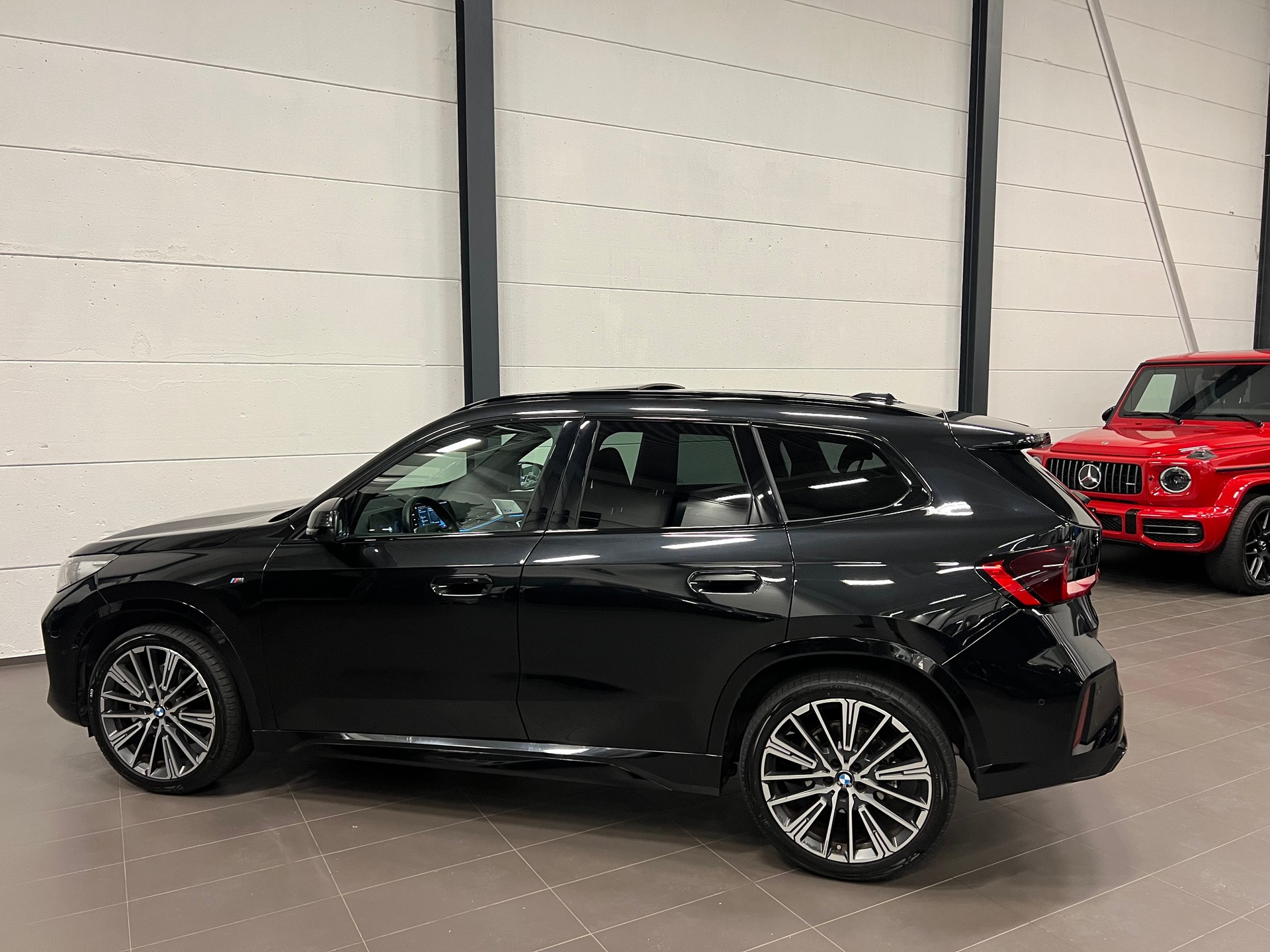 BMW X1 xDrive 23i 48V M Sport-image-11