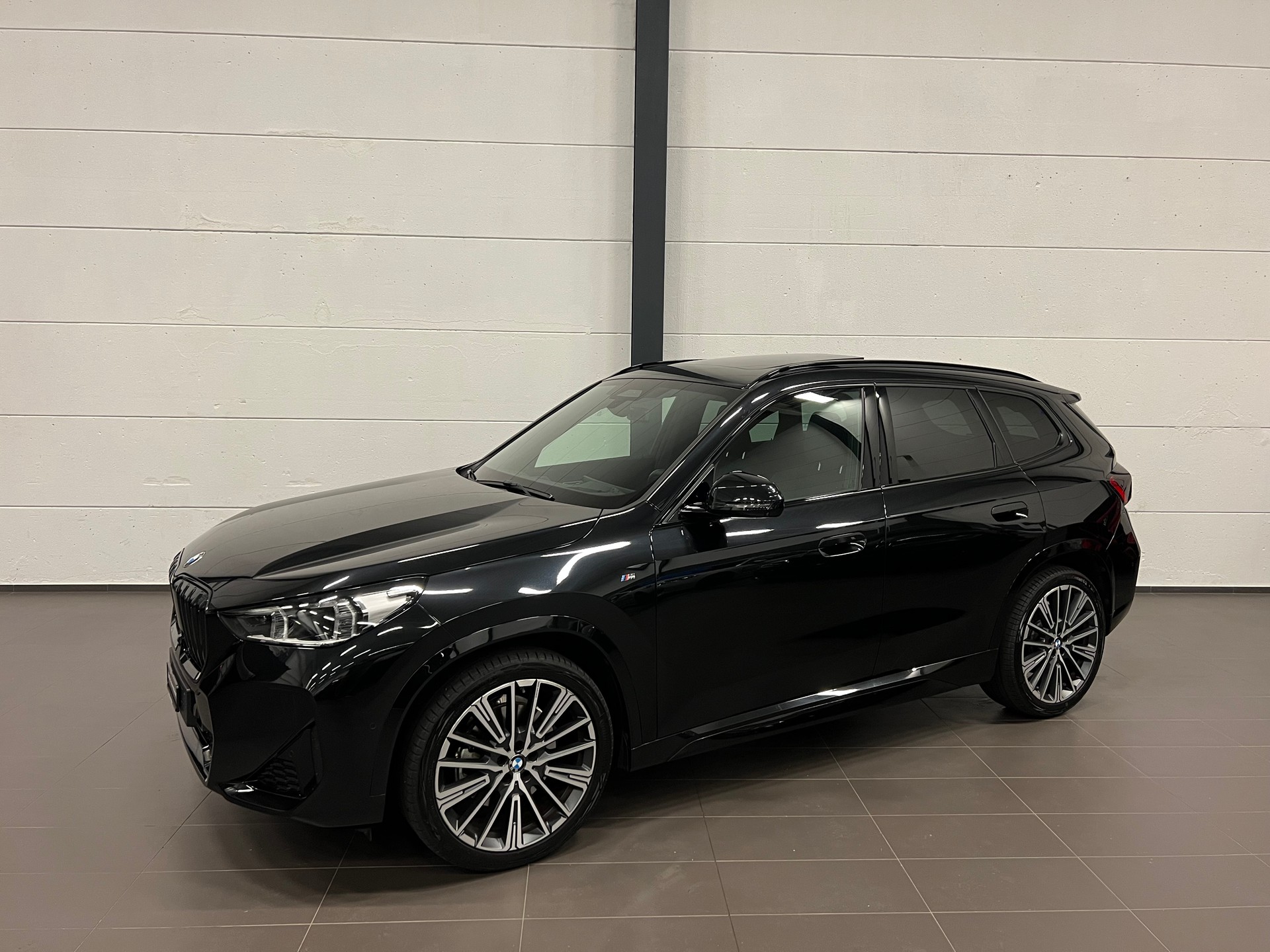 BMW X1 xDrive 23i 48V M Sport-image-4