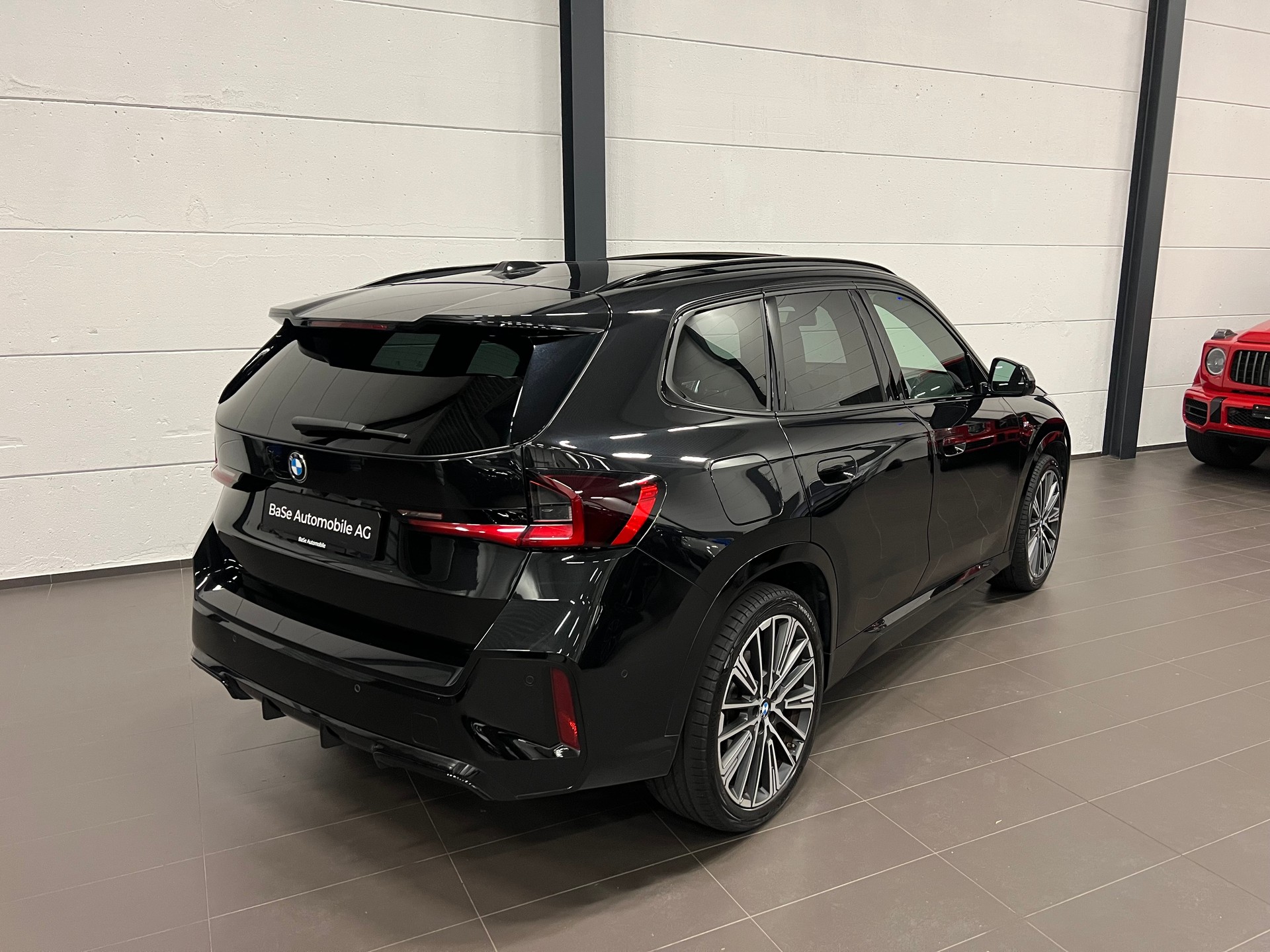 BMW X1 xDrive 23i 48V M Sport-image-12