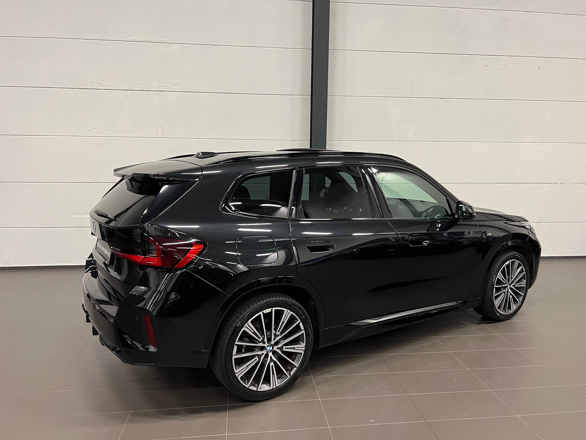 BMW X1 xDrive 23i 48V M Sport-image-10