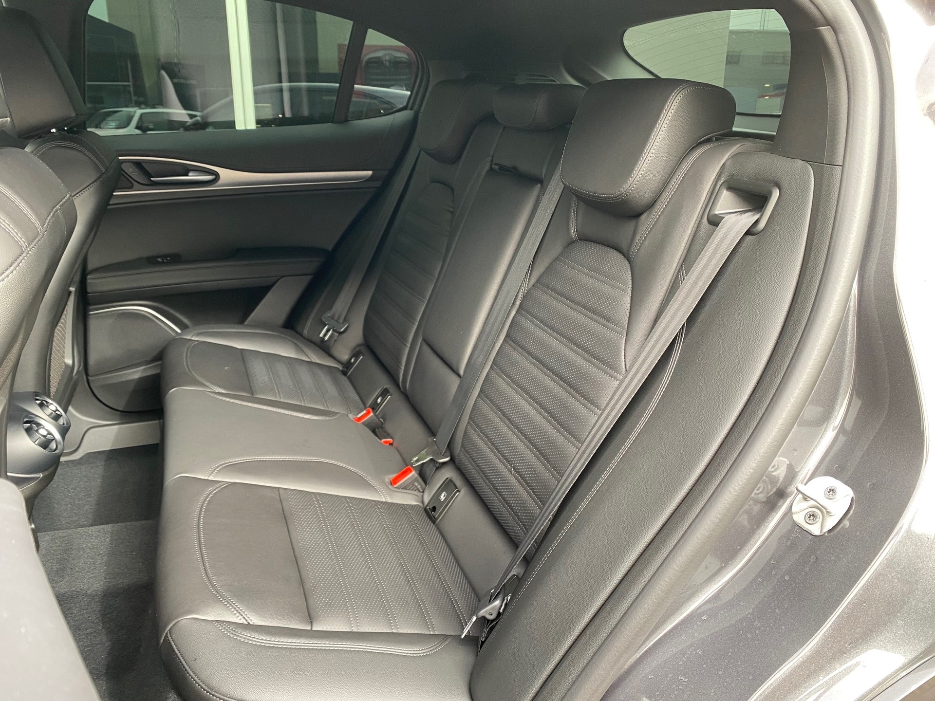 ALFA ROMEO STELVIO 2.0 Q4 280 Veloce-image-8